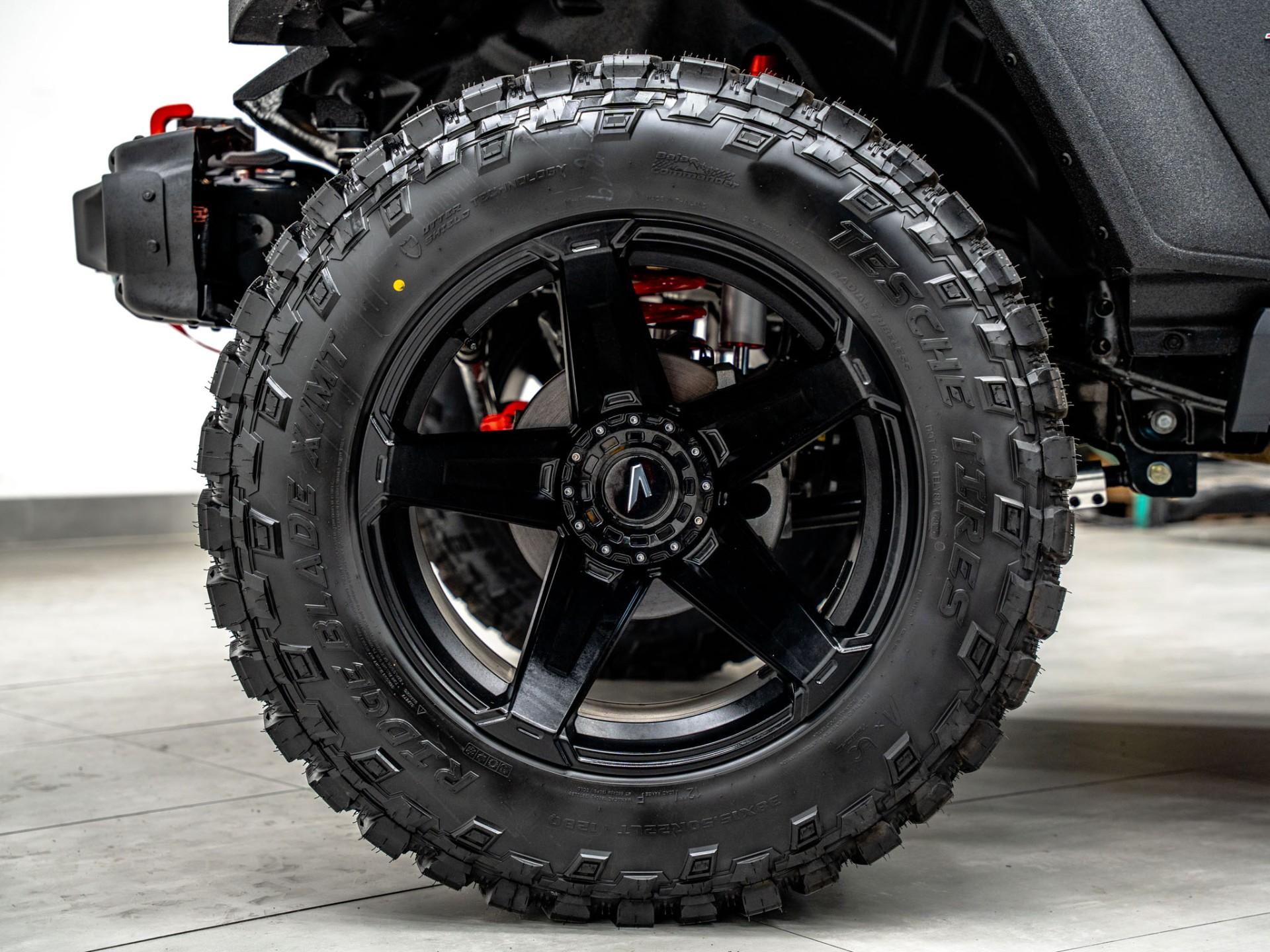 2026 JEEP GLADIATOR 4X4 in Black, photo 28 of 60