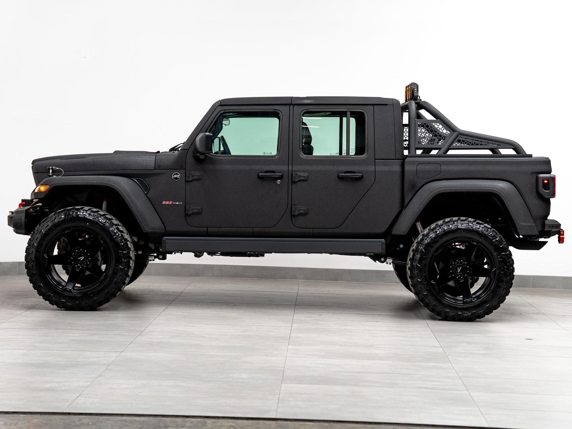 2026 JEEP GLADIATOR 4X4 in Black, photo 13 of 60