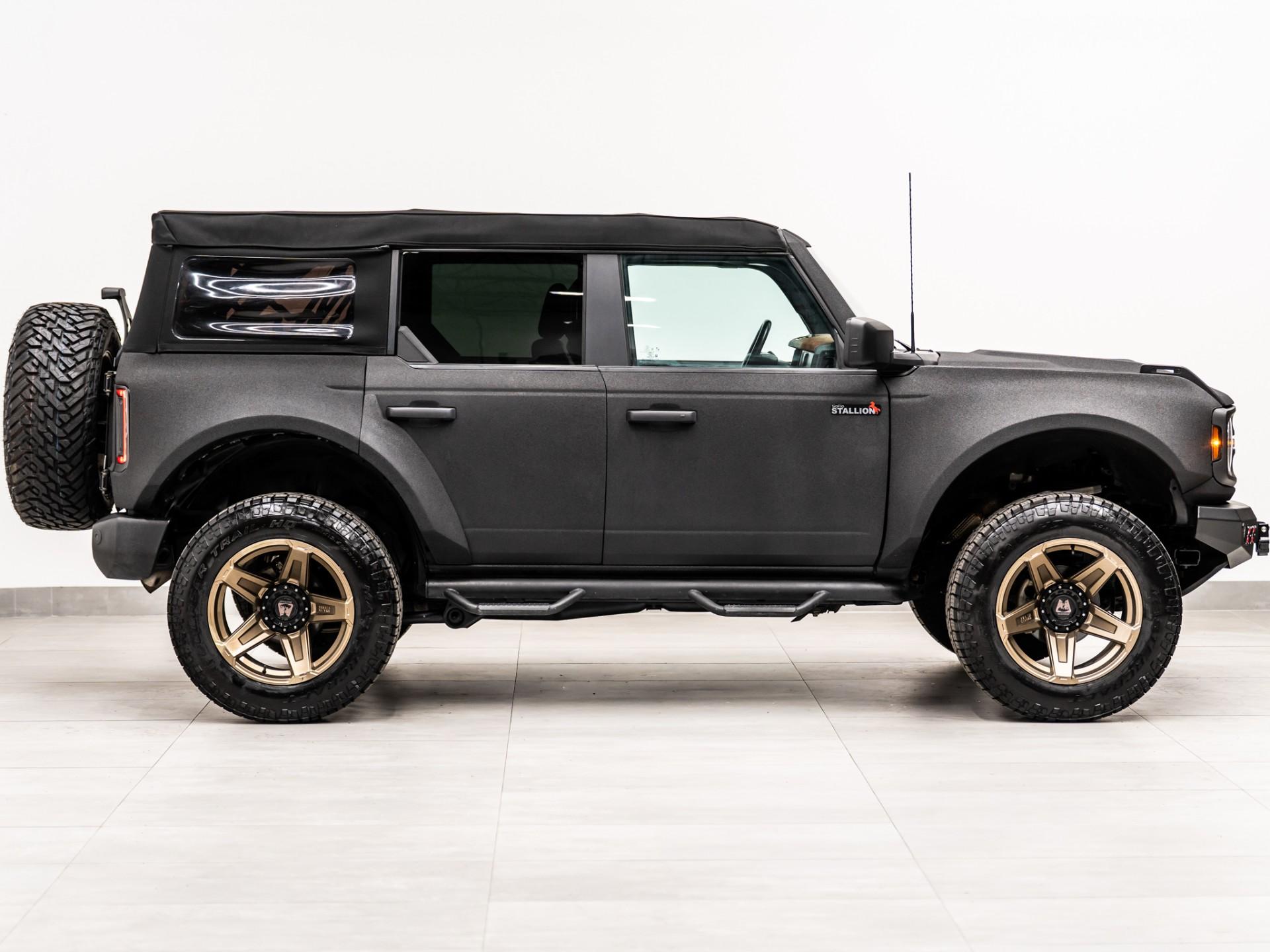 2022 FORD BRONCO 4X4 in Black, photo 11 of 60