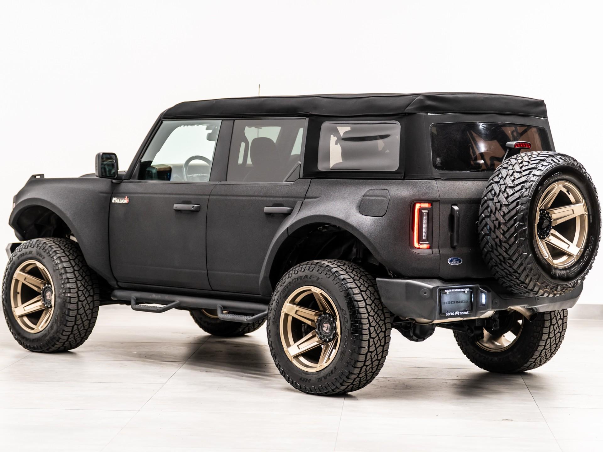 2022 FORD BRONCO 4X4 in Black, photo 15 of 60