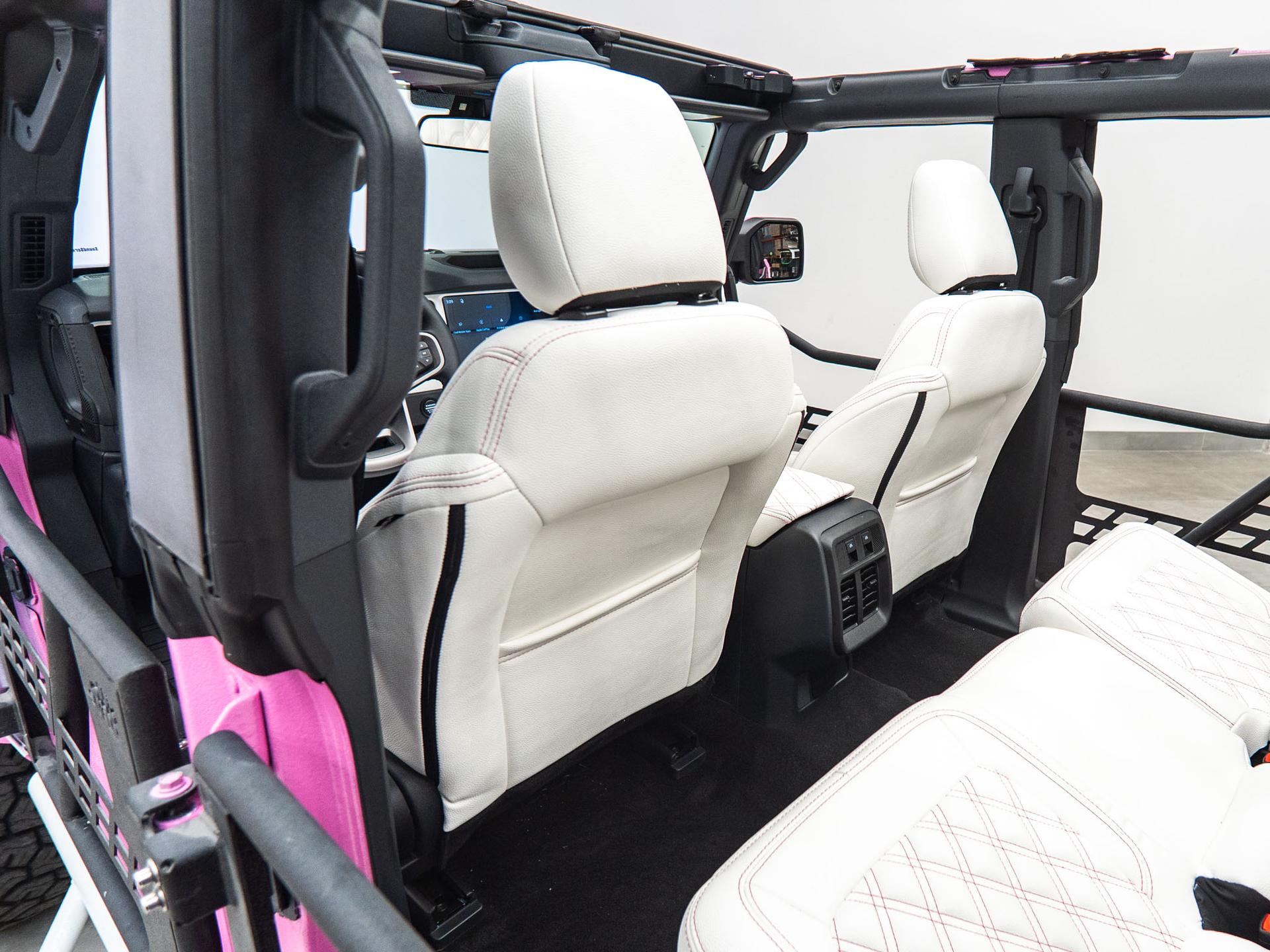 2026 FORD BRONCO 4X4 in Pink, photo 29 of 60