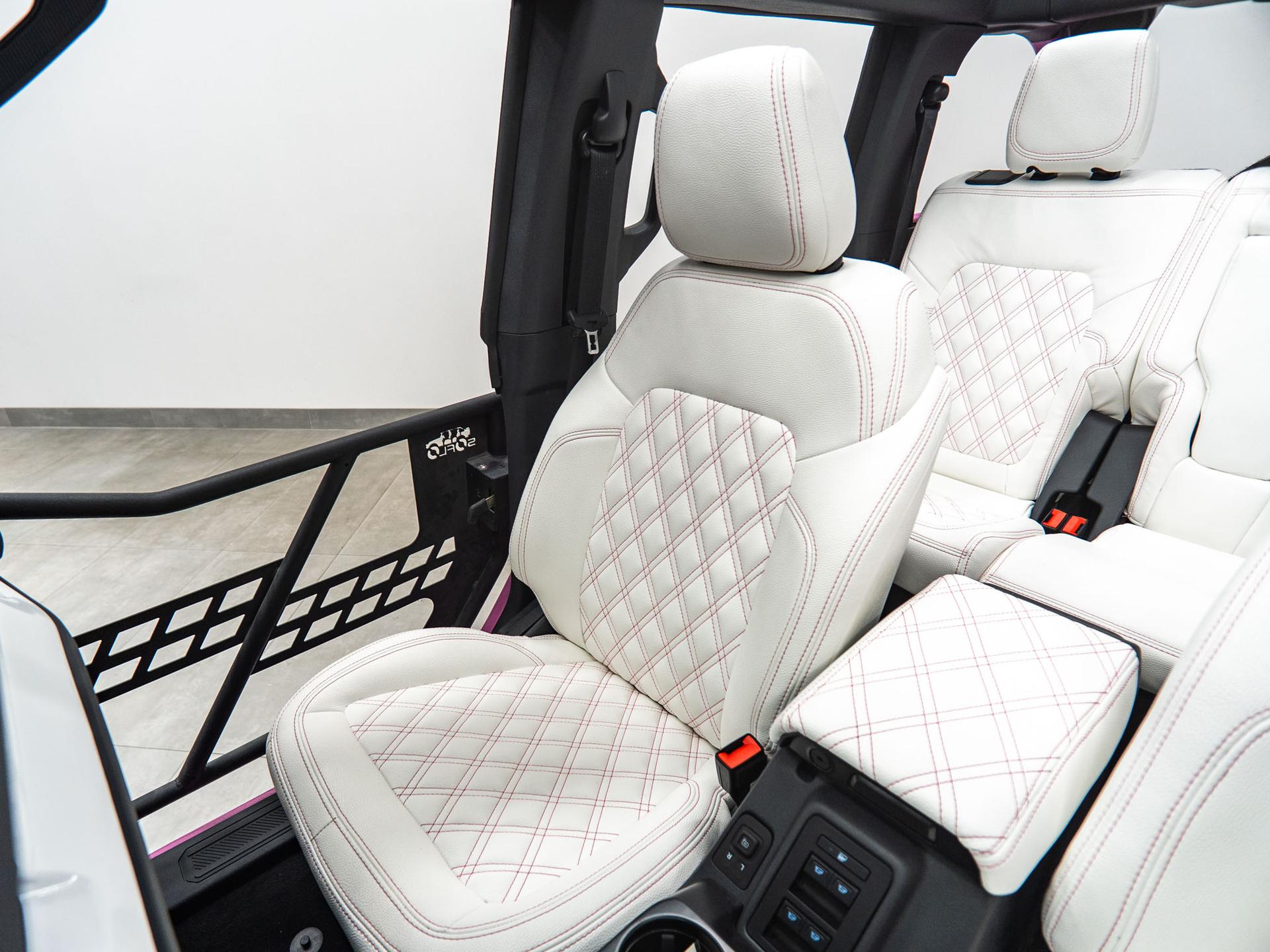 2026 FORD BRONCO 4X4 in Pink, photo 33 of 60