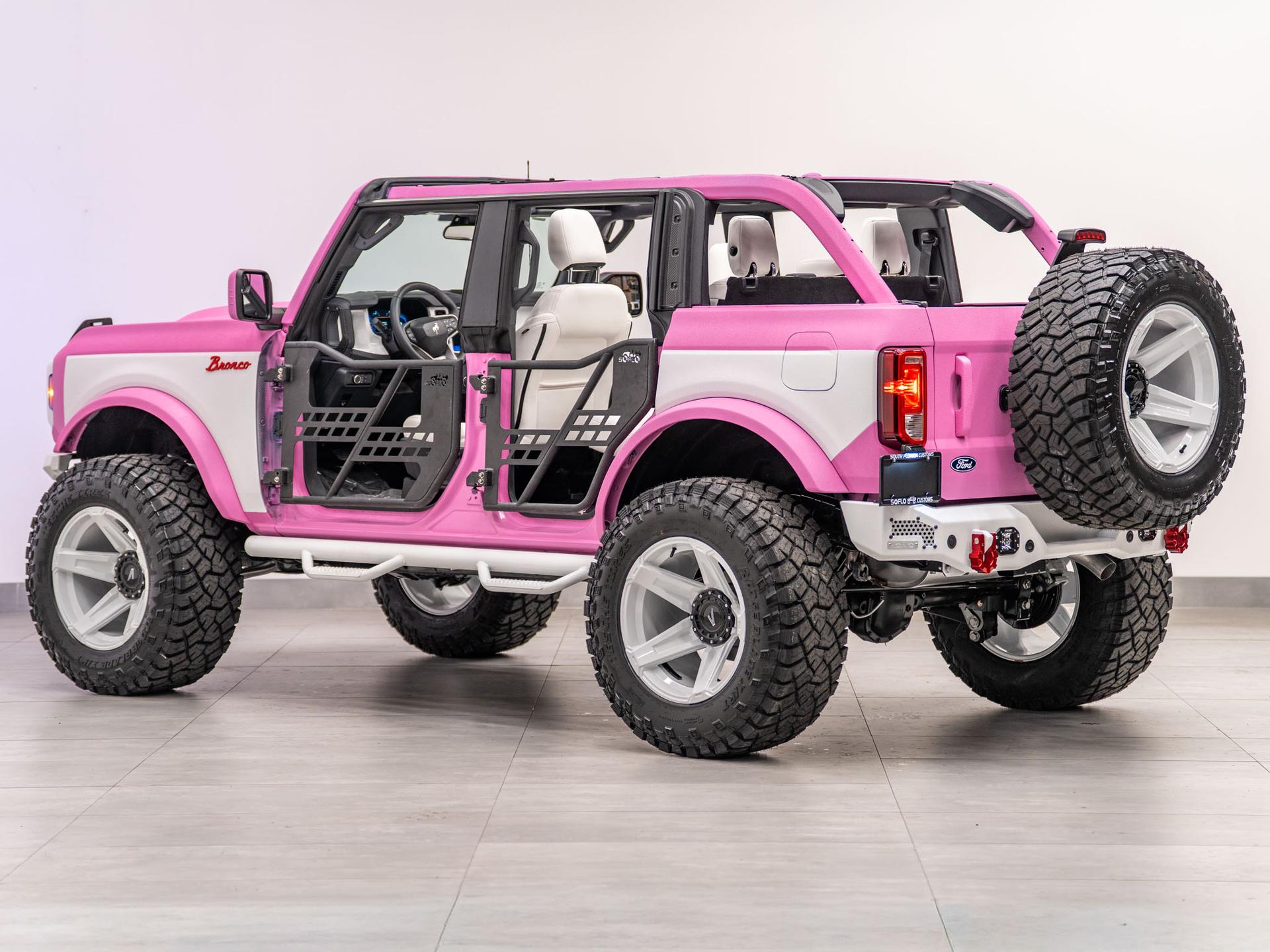 2026 FORD BRONCO 4X4 in Pink, photo 16 of 60