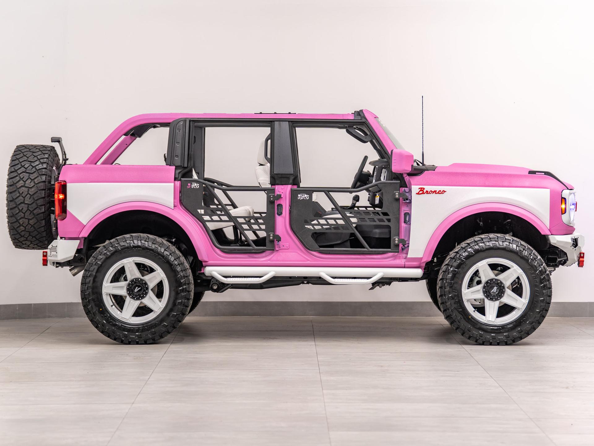 2026 FORD BRONCO 4X4 in Pink, photo 13 of 60