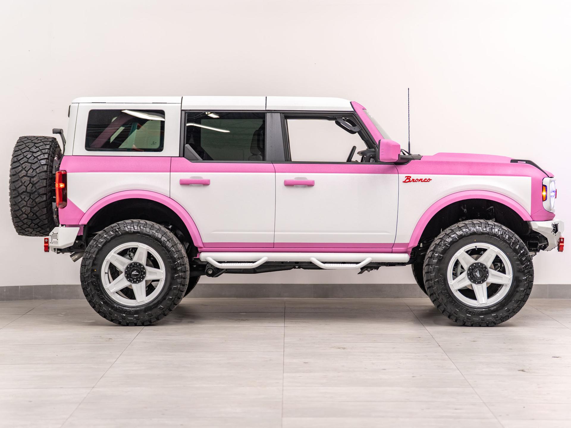 2026 FORD BRONCO 4X4 in Pink, photo 5 of 60