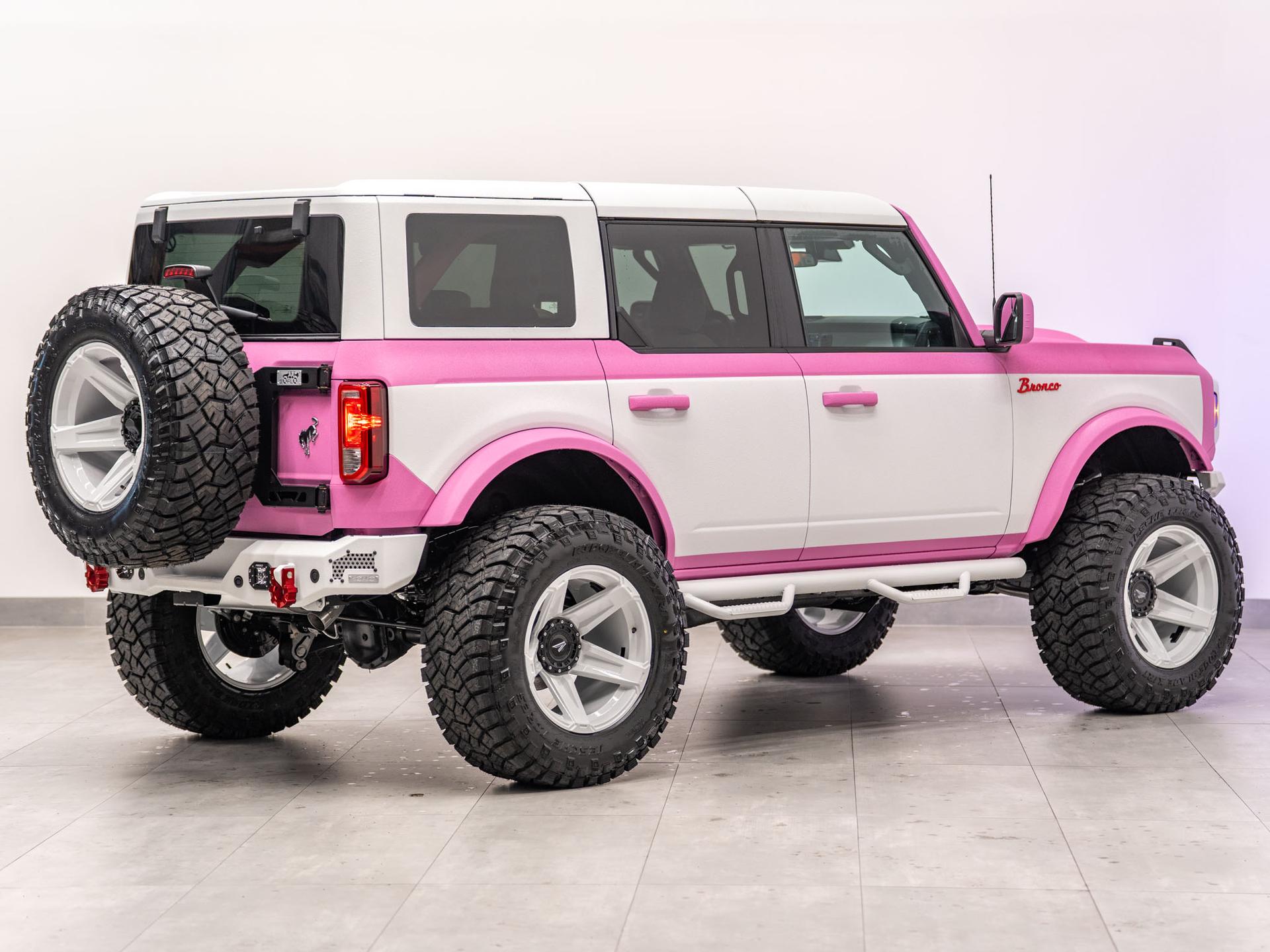 2026 FORD BRONCO 4X4 in Pink, photo 6 of 60