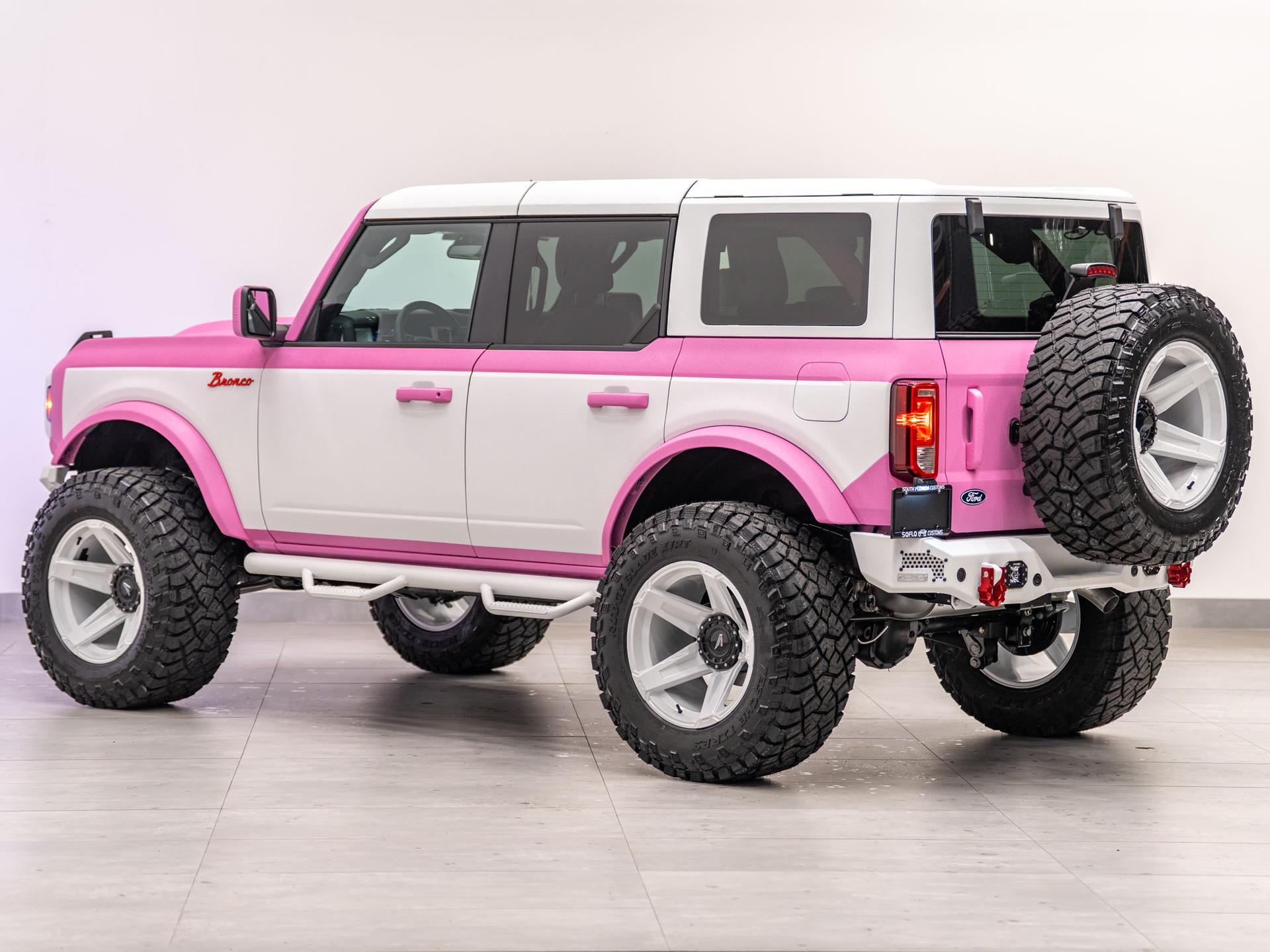 2026 FORD BRONCO 4X4 in Pink, photo 8 of 60