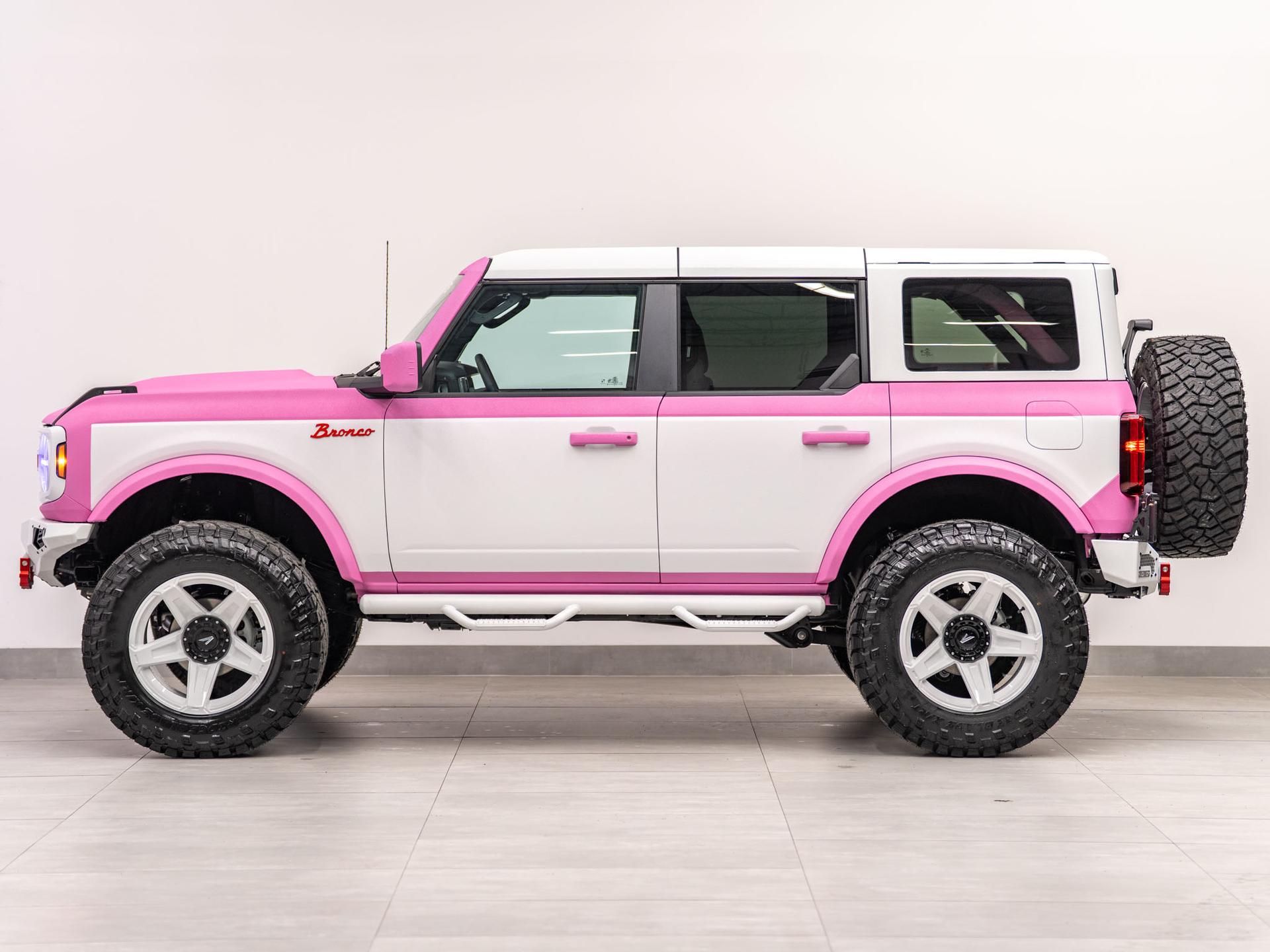 2026 FORD BRONCO 4X4 in Pink, photo 9 of 60