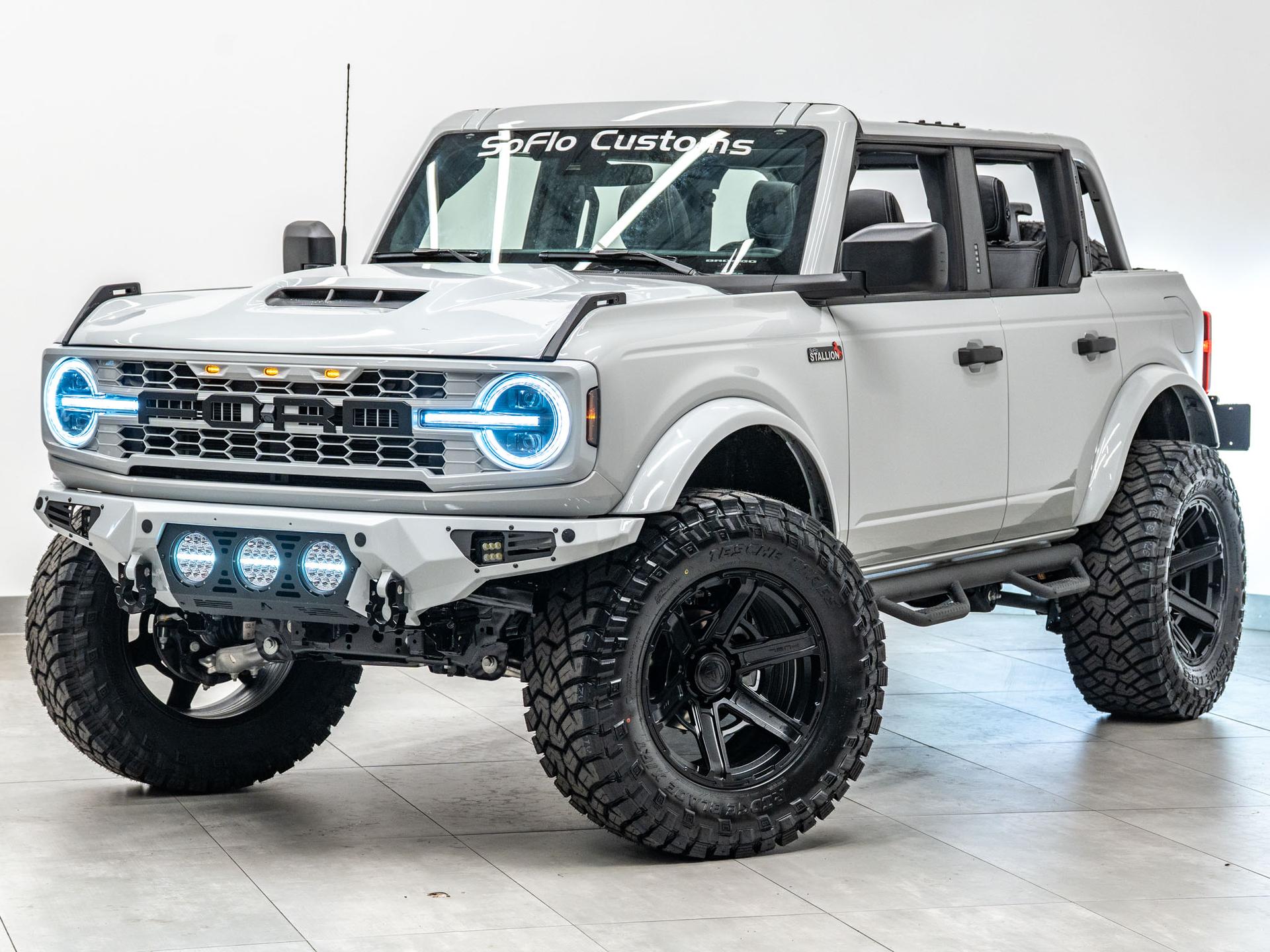 2026 FORD BRONCO 4X4 in Avalanche Gray, photo 13 of 60