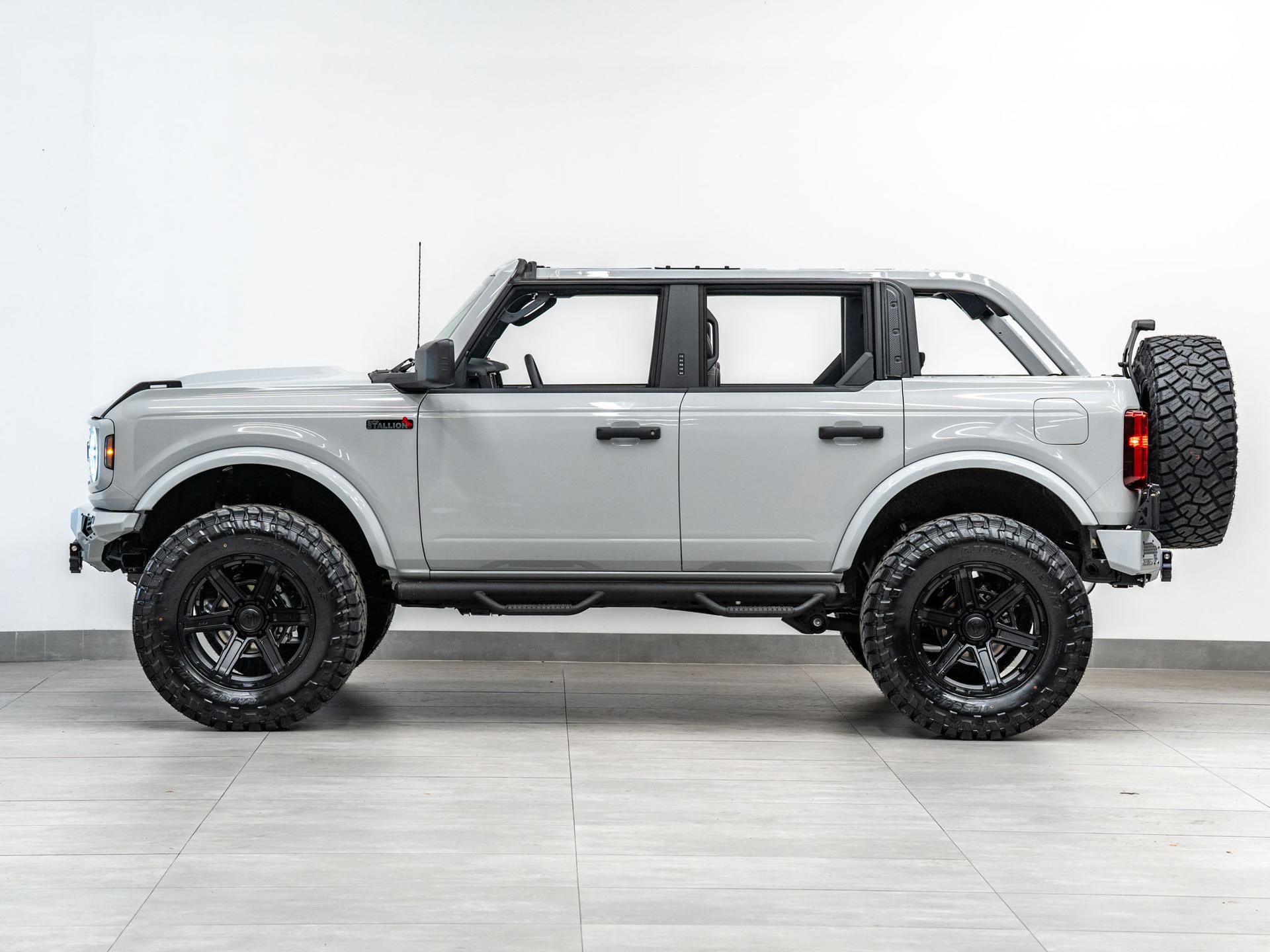 2026 FORD BRONCO 4X4 in Avalanche Gray, photo 23 of 60