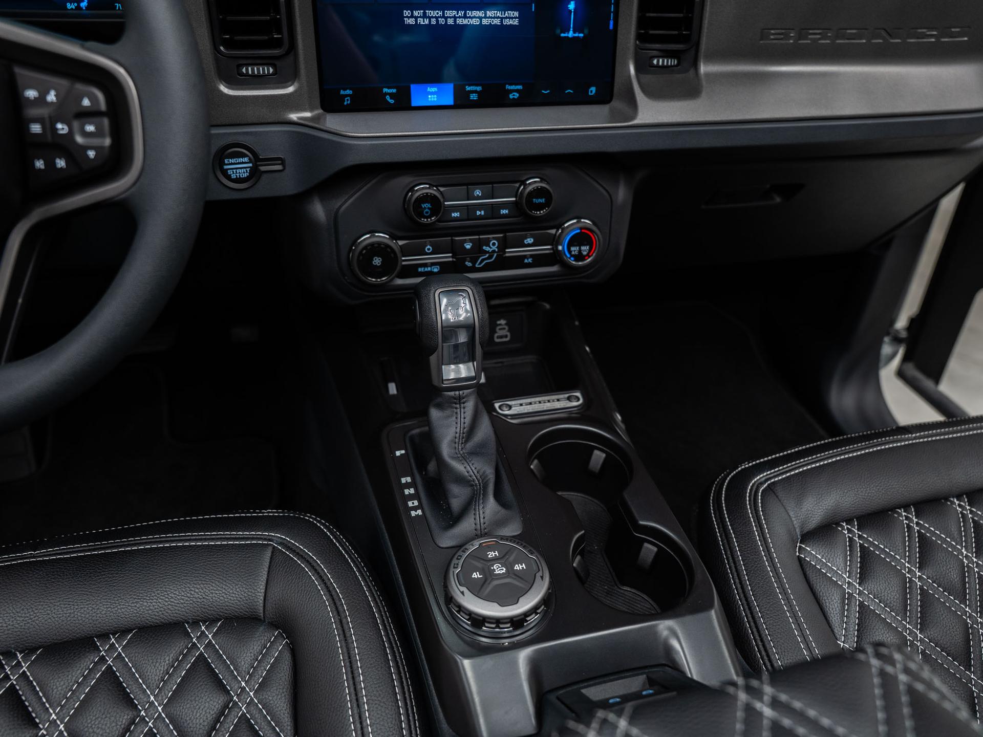 2026 FORD BRONCO 4X4 in Avalanche Gray, photo 28 of 60