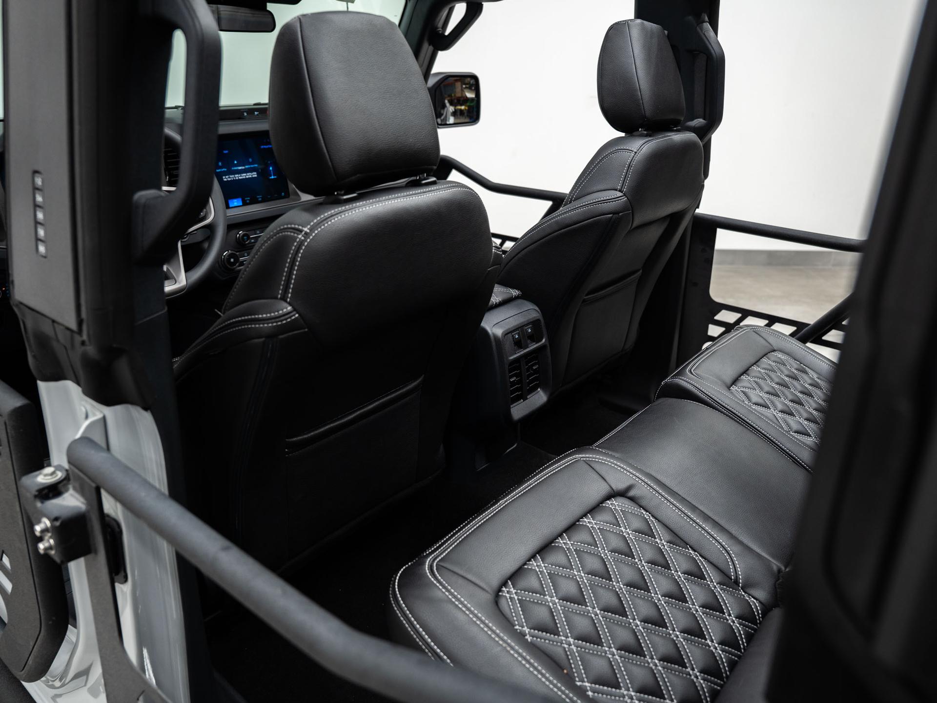 2026 FORD BRONCO 4X4 in Avalanche Gray, photo 33 of 60
