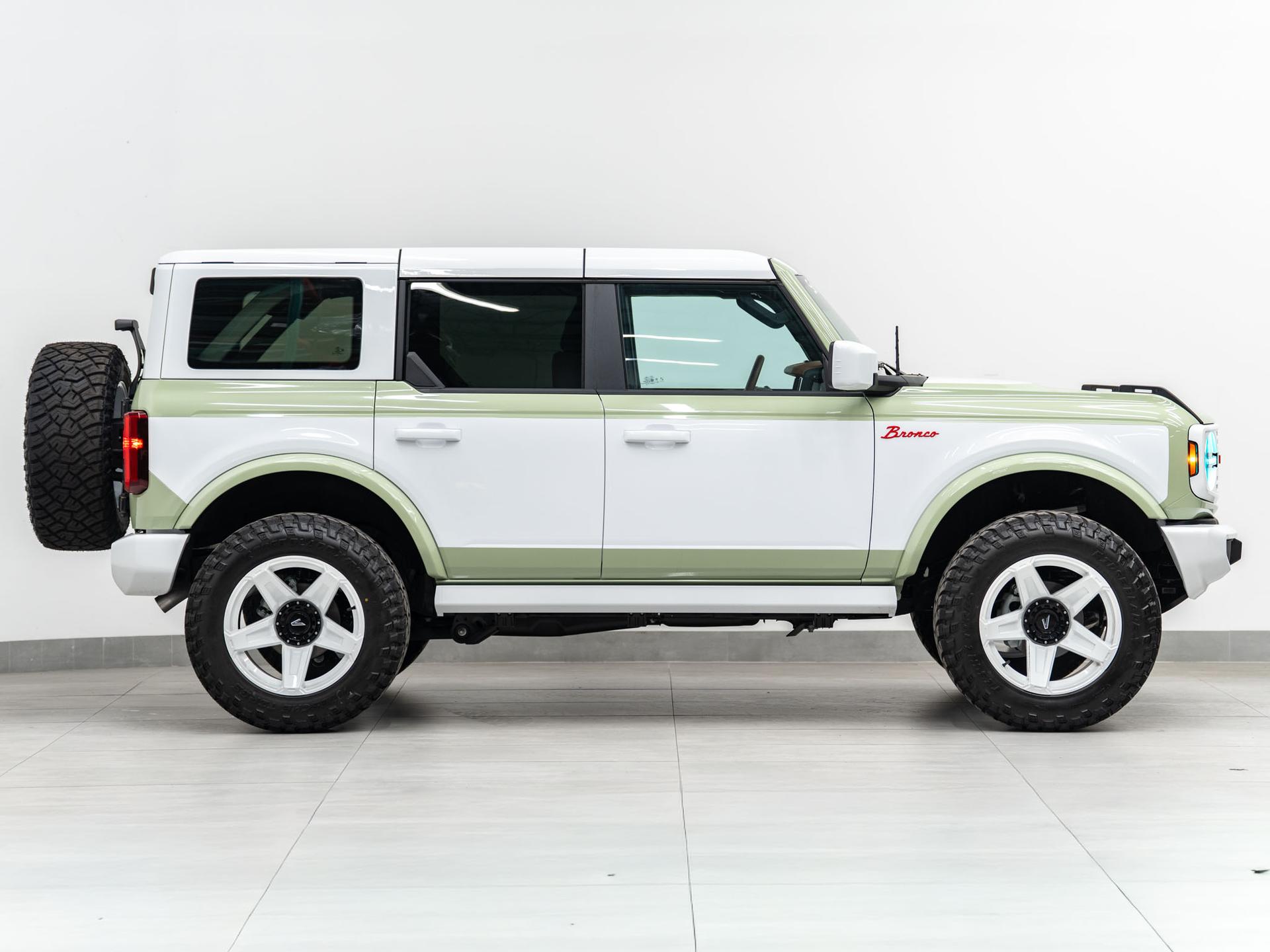 2026 FORD BRONCO 4X4 in Green, photo 11 of 60