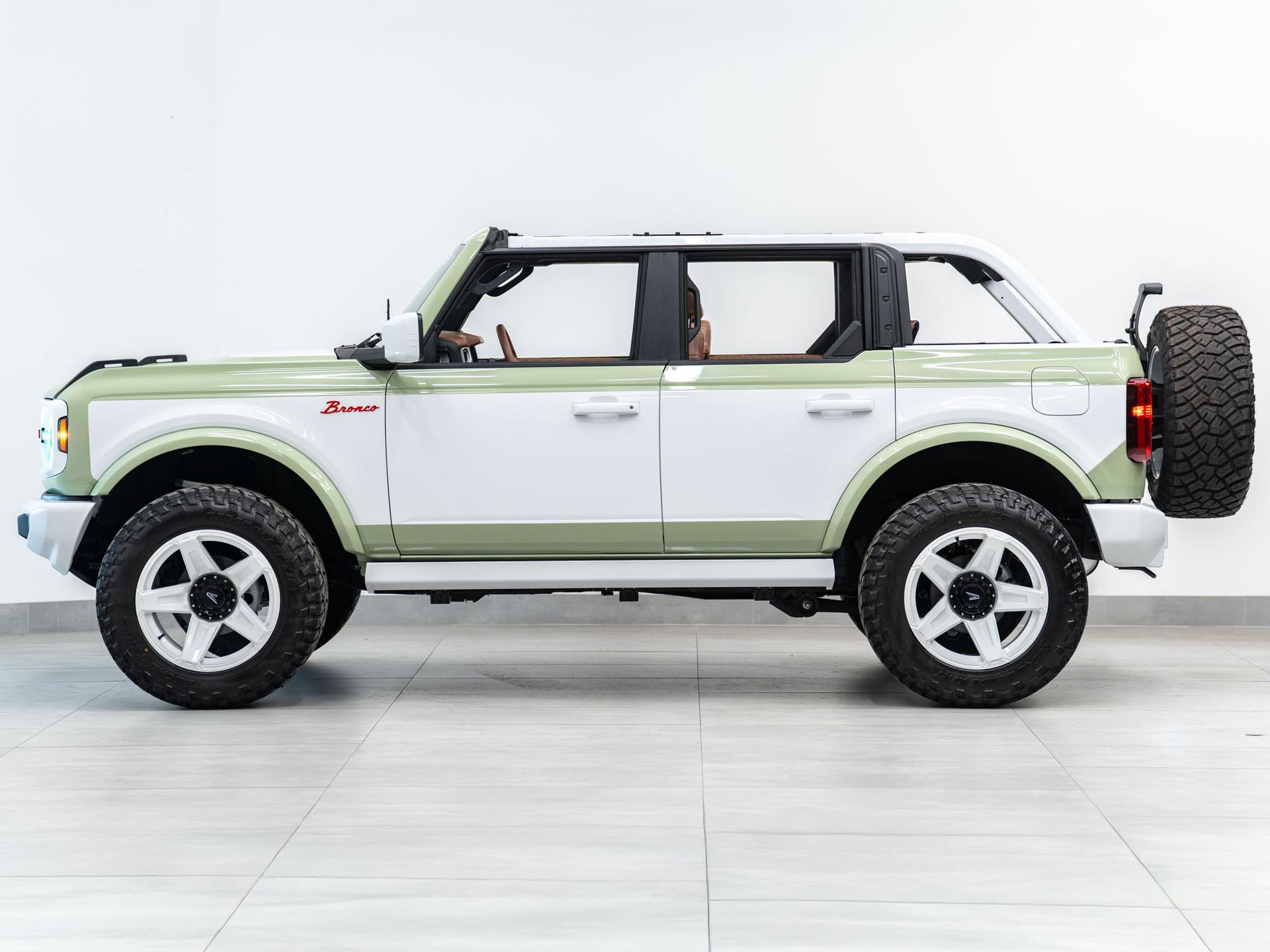 2026 FORD BRONCO 4X4 in Green, photo 21 of 60