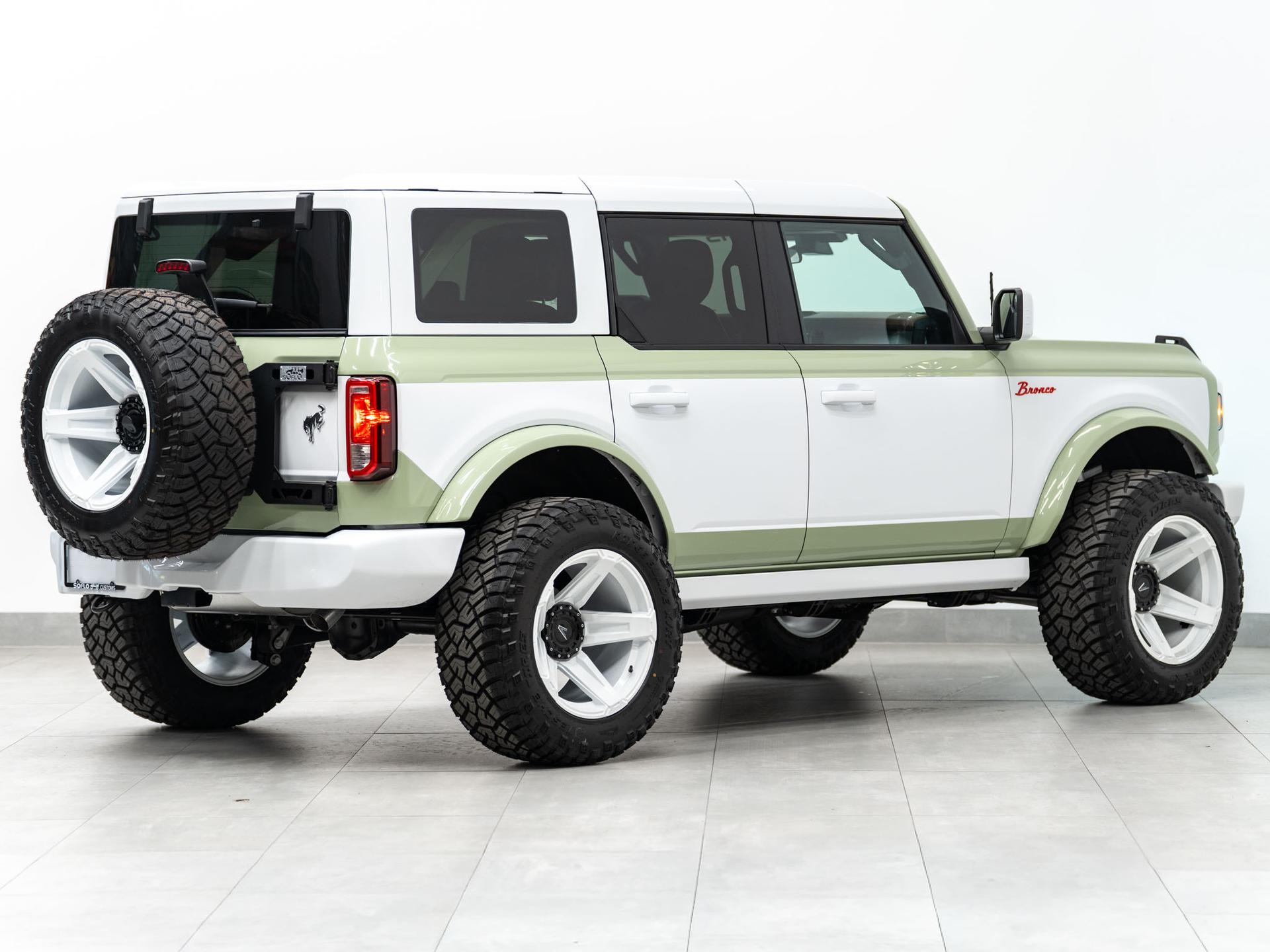 2026 FORD BRONCO 4X4 in Green, photo 12 of 60