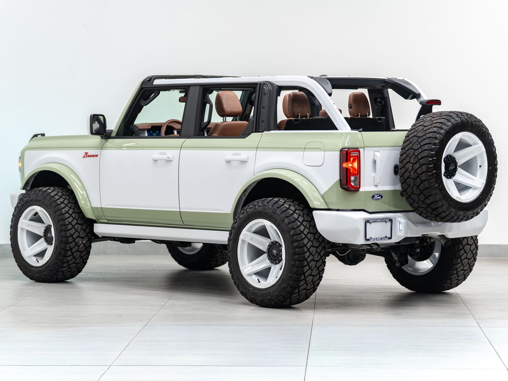 2026 FORD BRONCO 4X4 in Green, photo 22 of 60