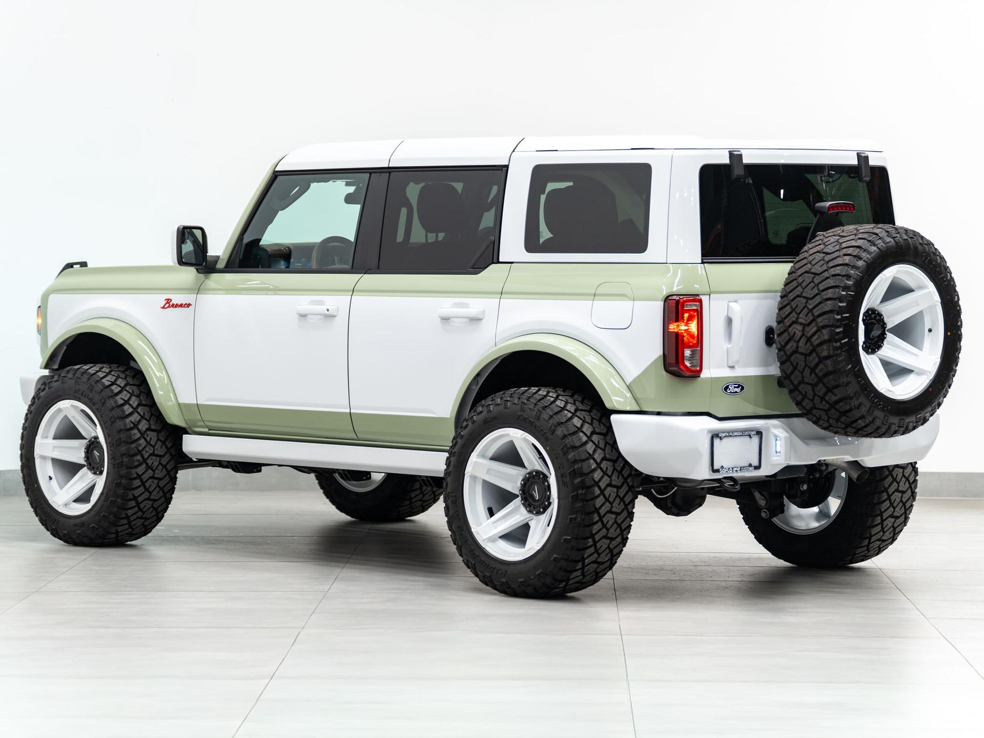 2026 FORD BRONCO 4X4 in Green, photo 14 of 60