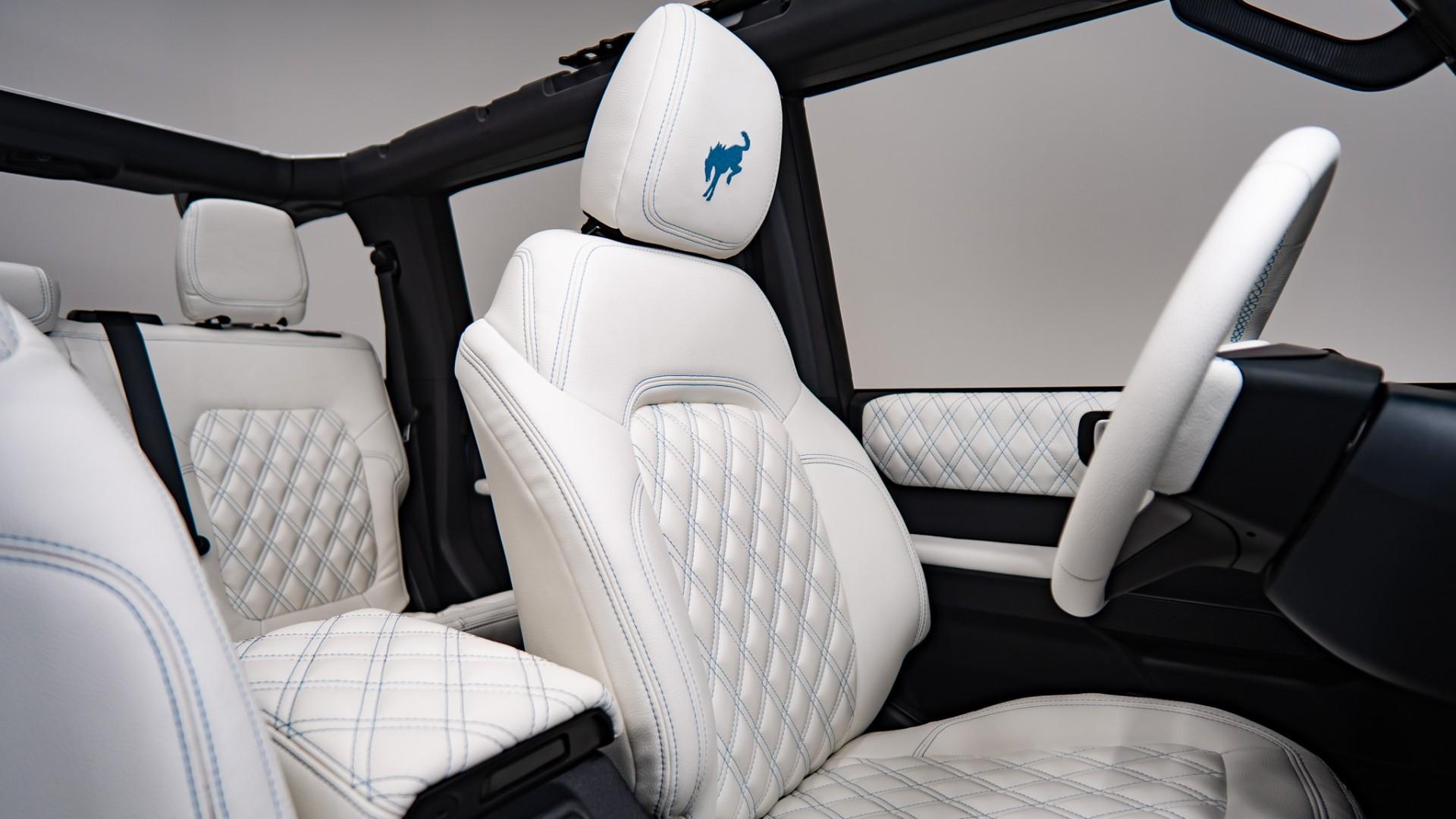 2026 FORD BRONCO 4X4 in Blue, photo 33 of 54