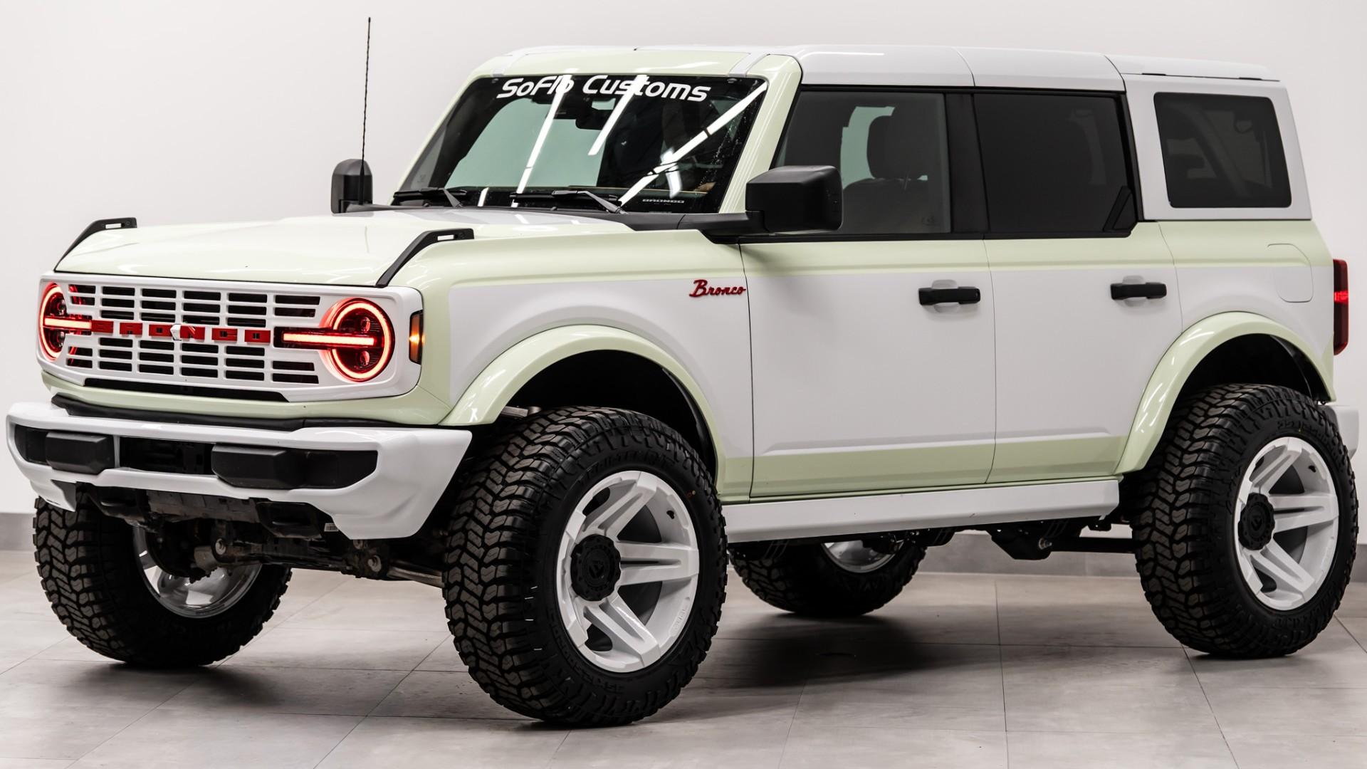 2026 FORD BRONCO 4X4 in Green, photo 2 of 5