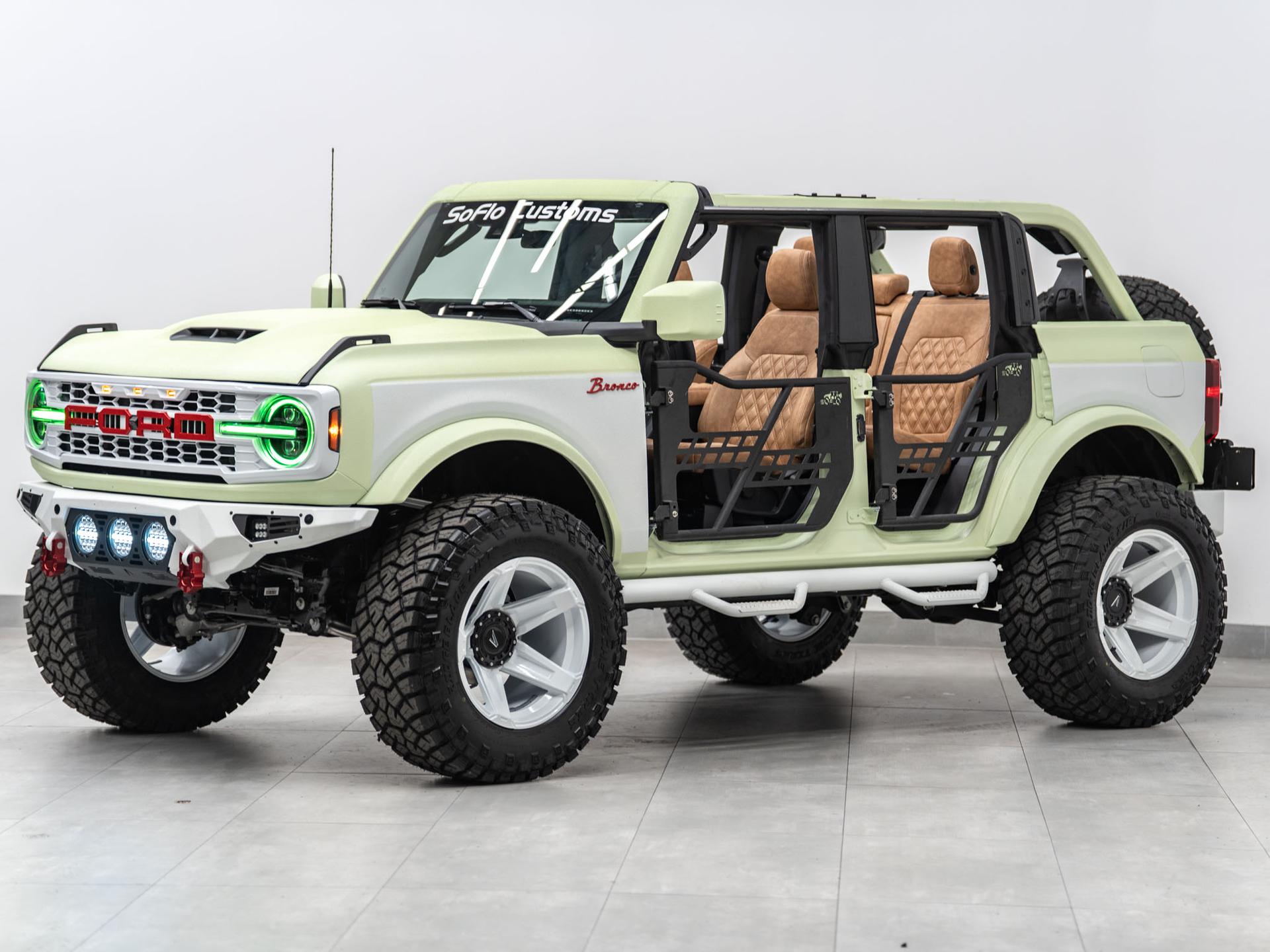 2026 FORD BRONCO 4X4 in Green, photo 3 of 5