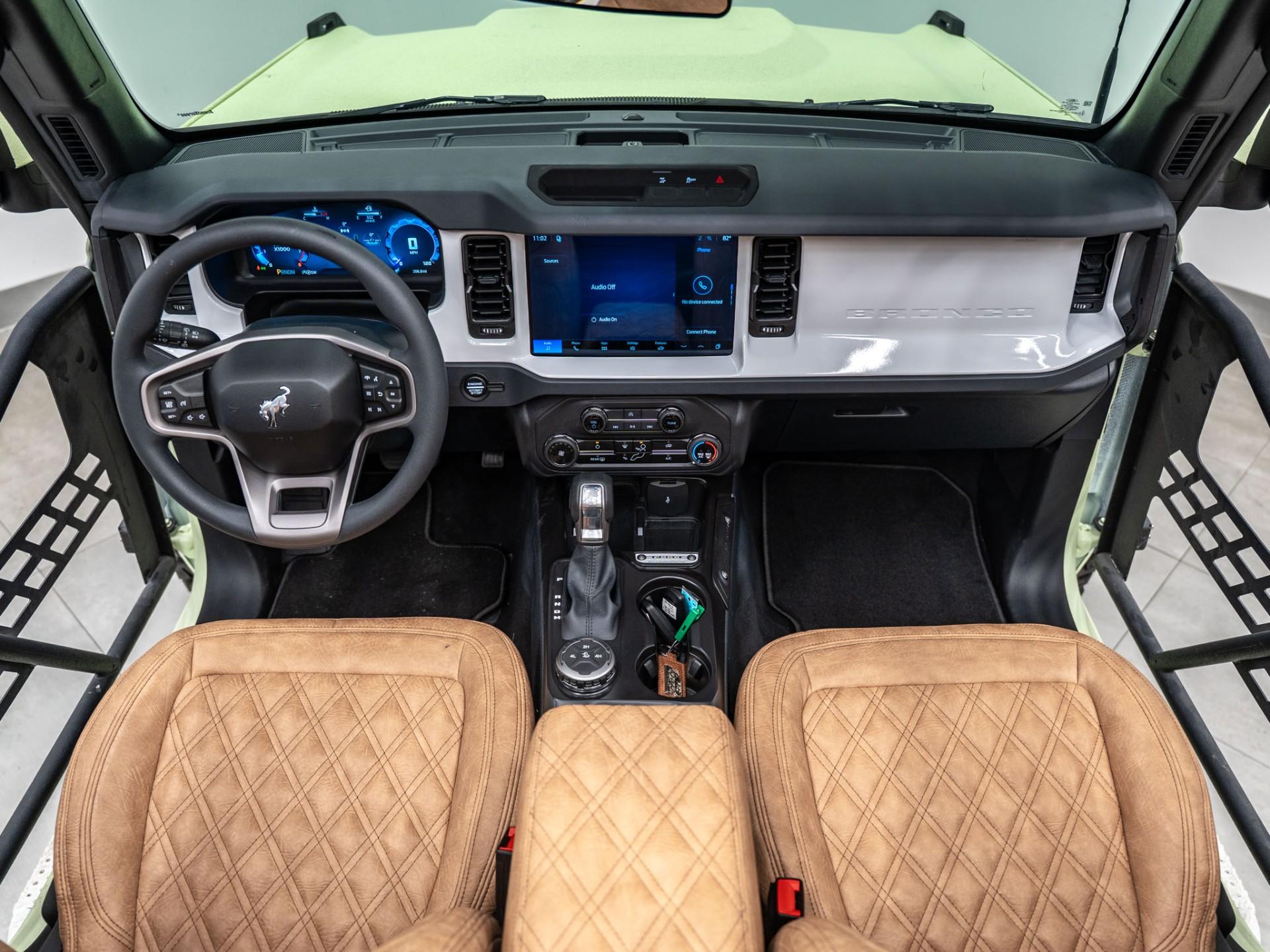 2026 FORD BRONCO 4X4 in Green, photo 4 of 5