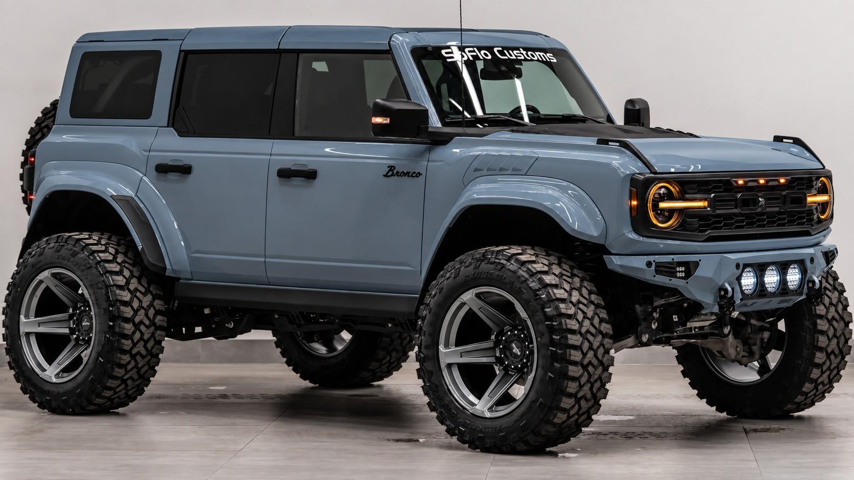 2025 FORD BRONCO 4X4 in Azure Gray Metallic Tri-coat, photo 3 of 13