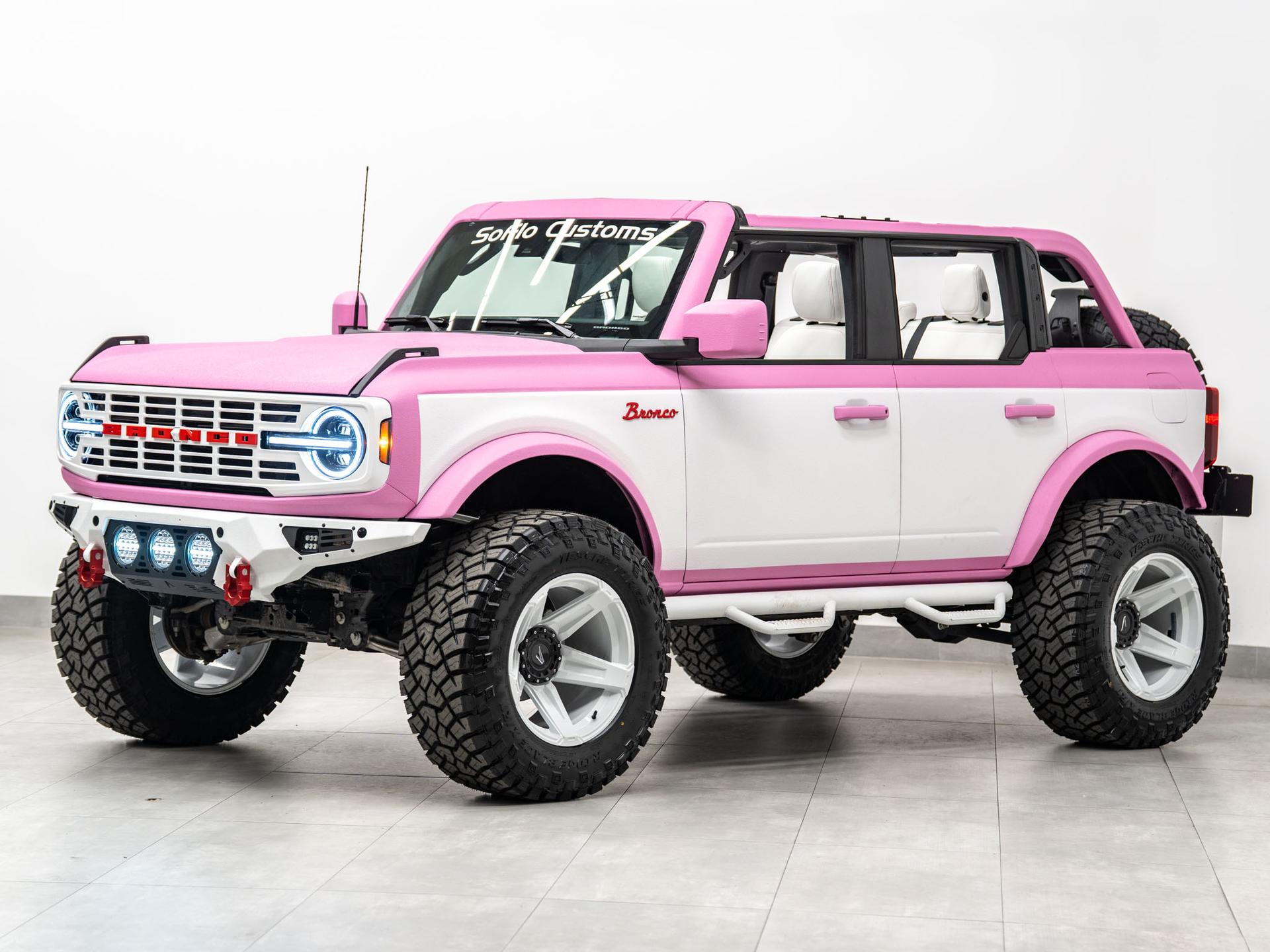 2026 FORD BRONCO 4X4 in Pink, photo 3 of 5