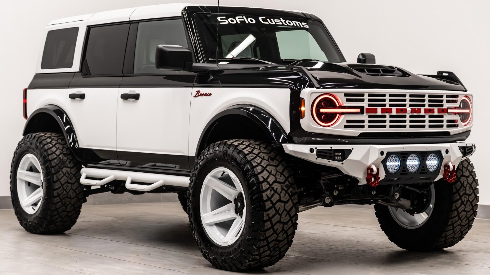 2026 FORD BRONCO 4X4 in Shadow Black, photo 3 of 5