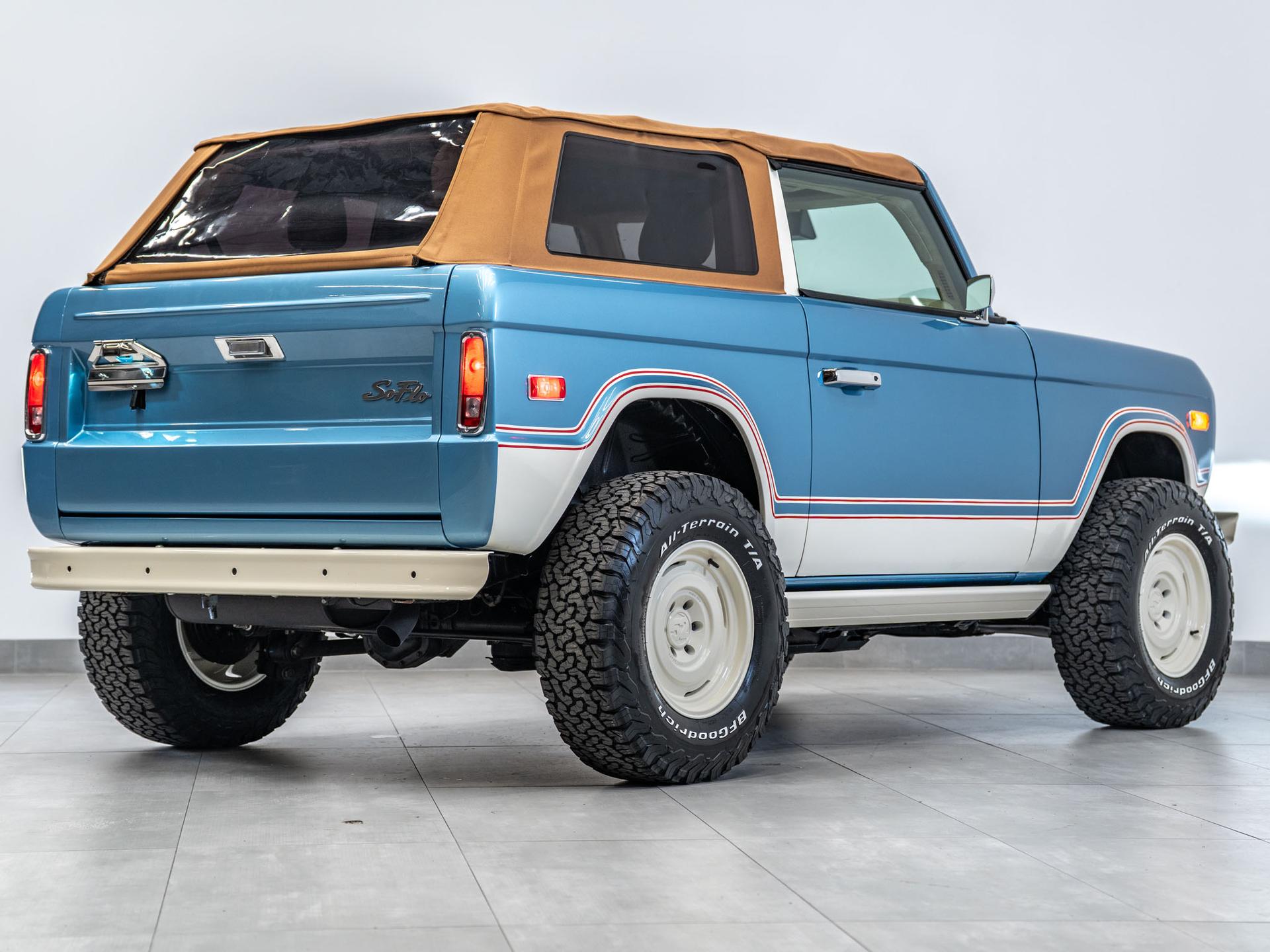 2026 FORD BRONCO in Blue, photo 9 of 45