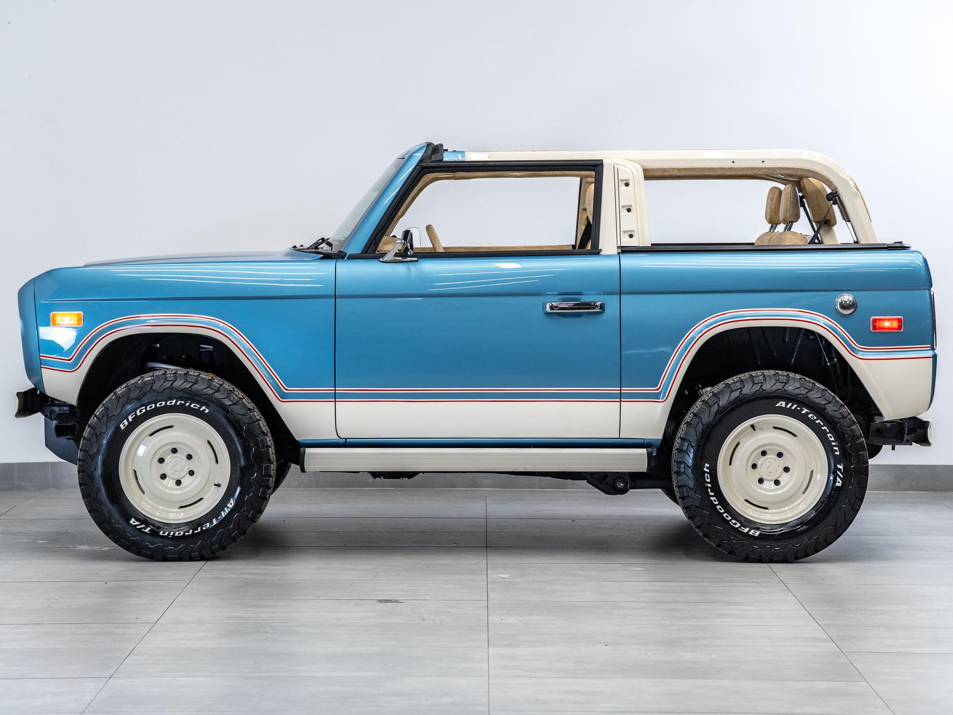2026 FORD BRONCO in Blue, photo 24 of 45