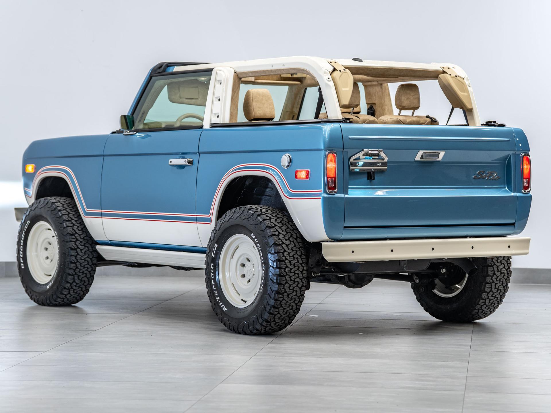 2026 FORD BRONCO in Blue, photo 26 of 42