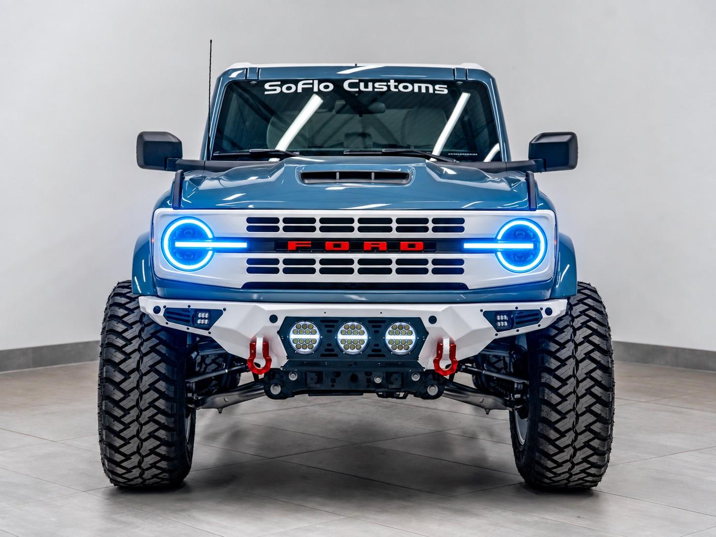 2025 FORD BRONCO 4X4 in Azure Gray Metallic Tri-coat, photo 2 of 33