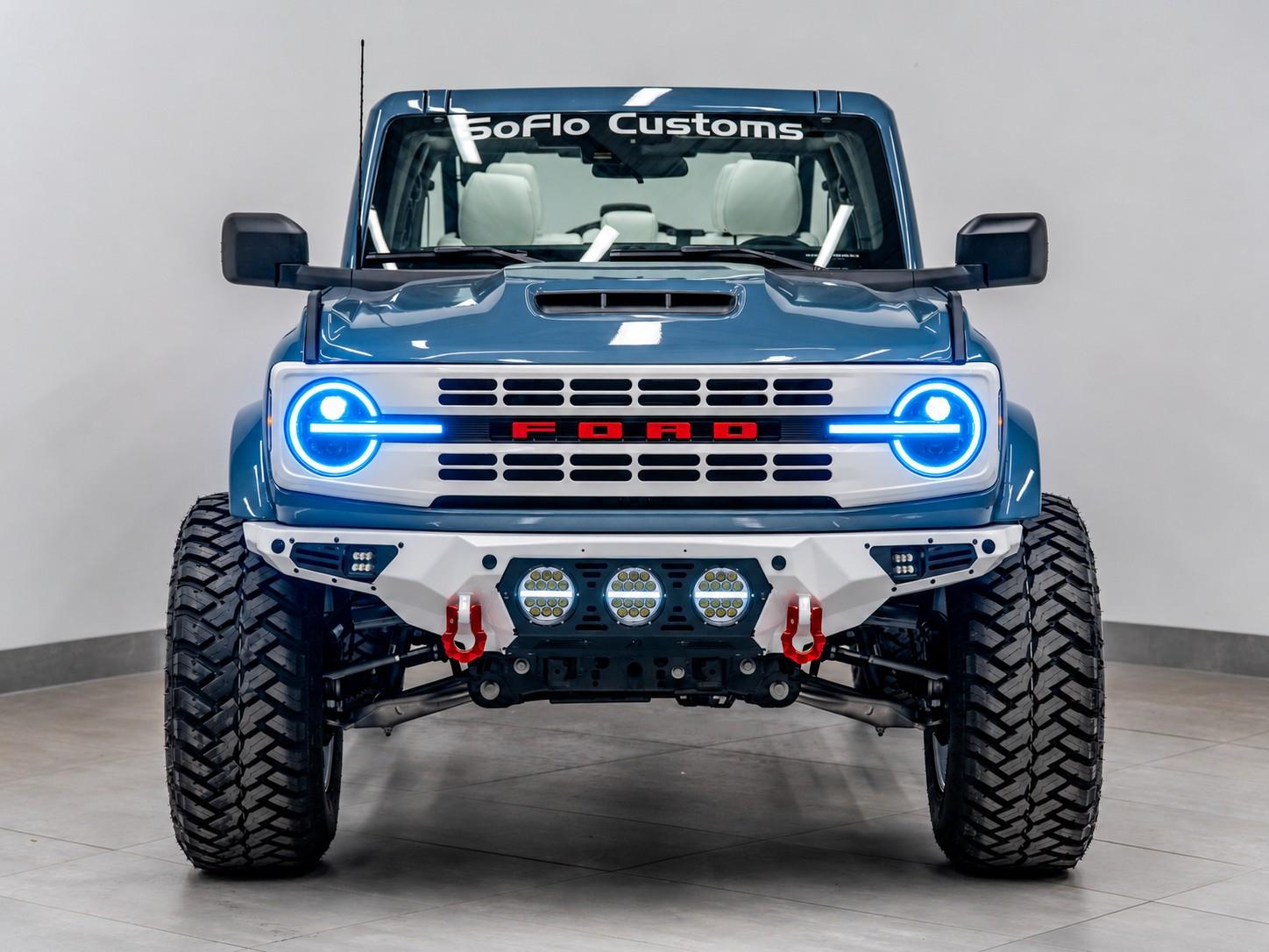 2025 FORD BRONCO 4X4 in Azure Gray Metallic Tri-coat, photo 5 of 33