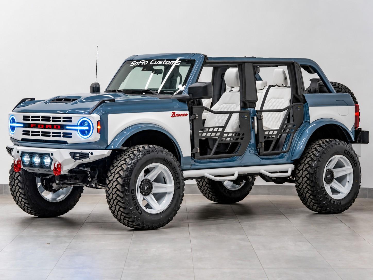 2025 FORD BRONCO 4X4 in Azure Gray Metallic Tri-coat, photo 14 of 33