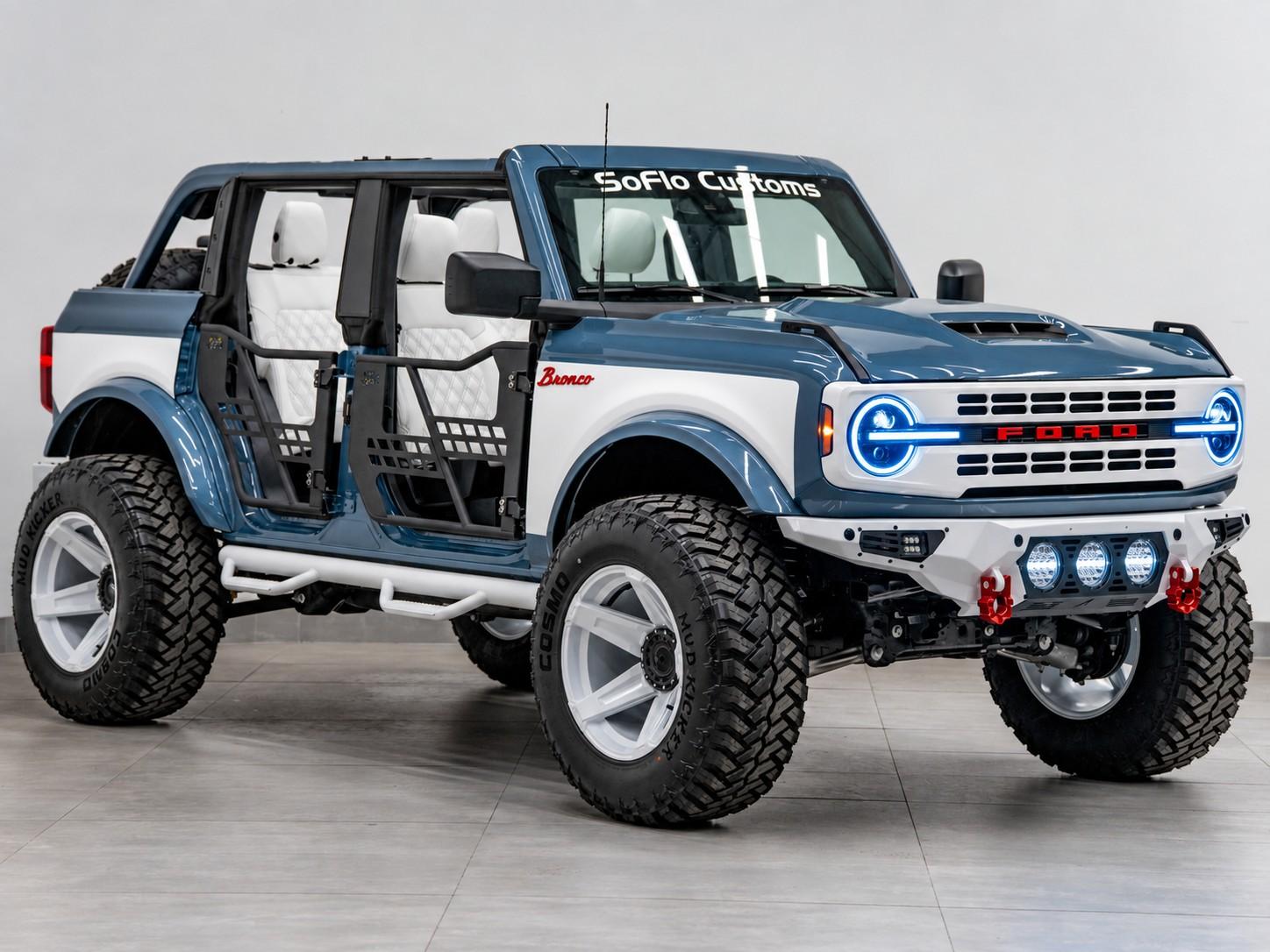 2025 FORD BRONCO 4X4 in Azure Gray Metallic Tri-coat, photo 3 of 33