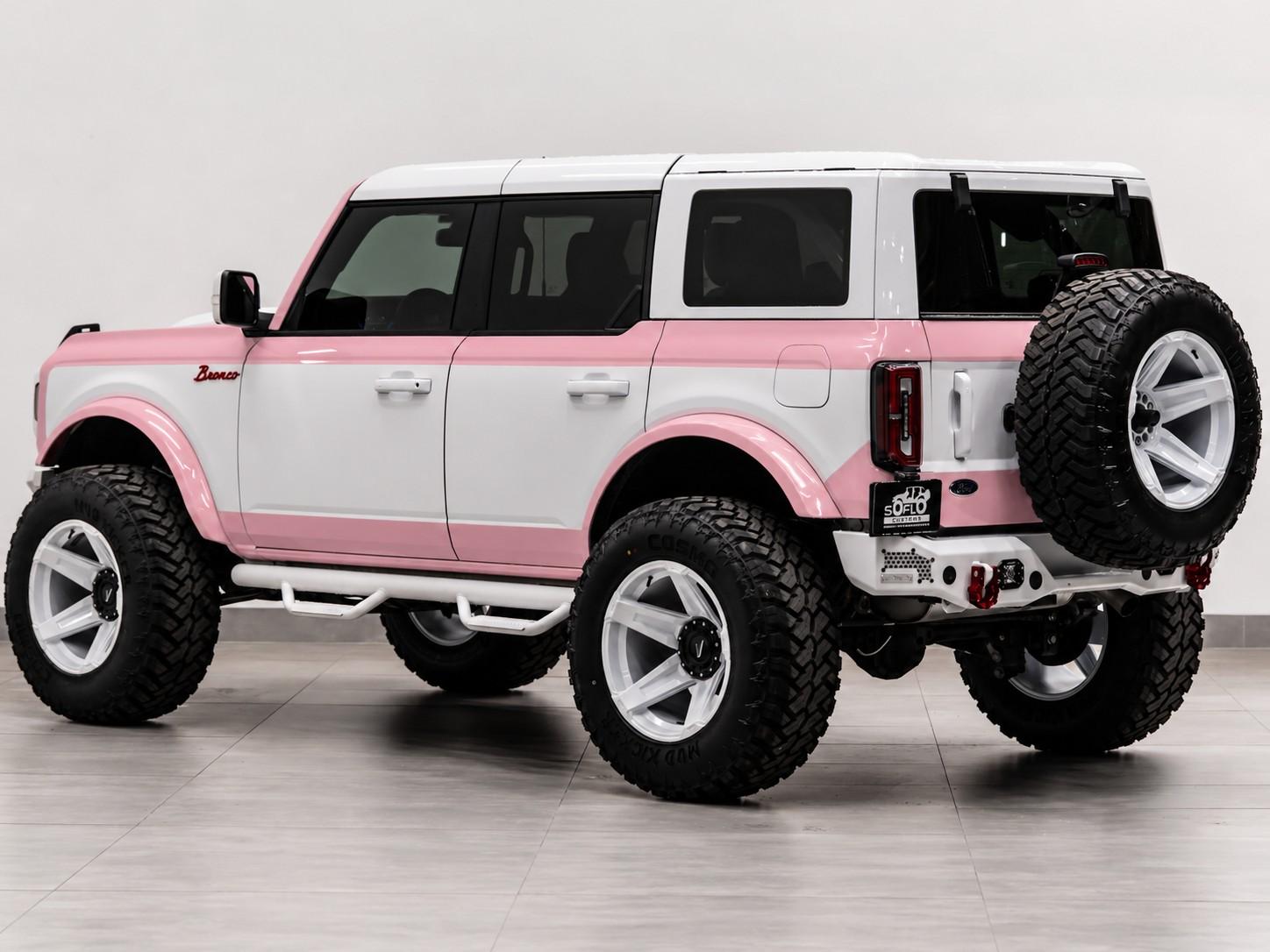 2026 FORD BRONCO 4X4 in Pink, photo 8 of 12