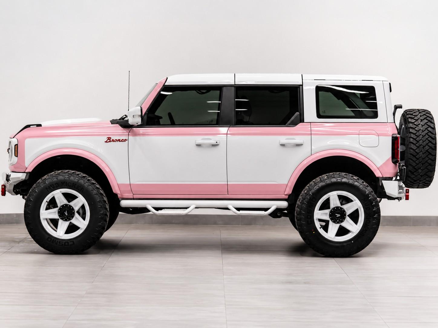 2026 FORD BRONCO 4X4 in Pink, photo 9 of 12