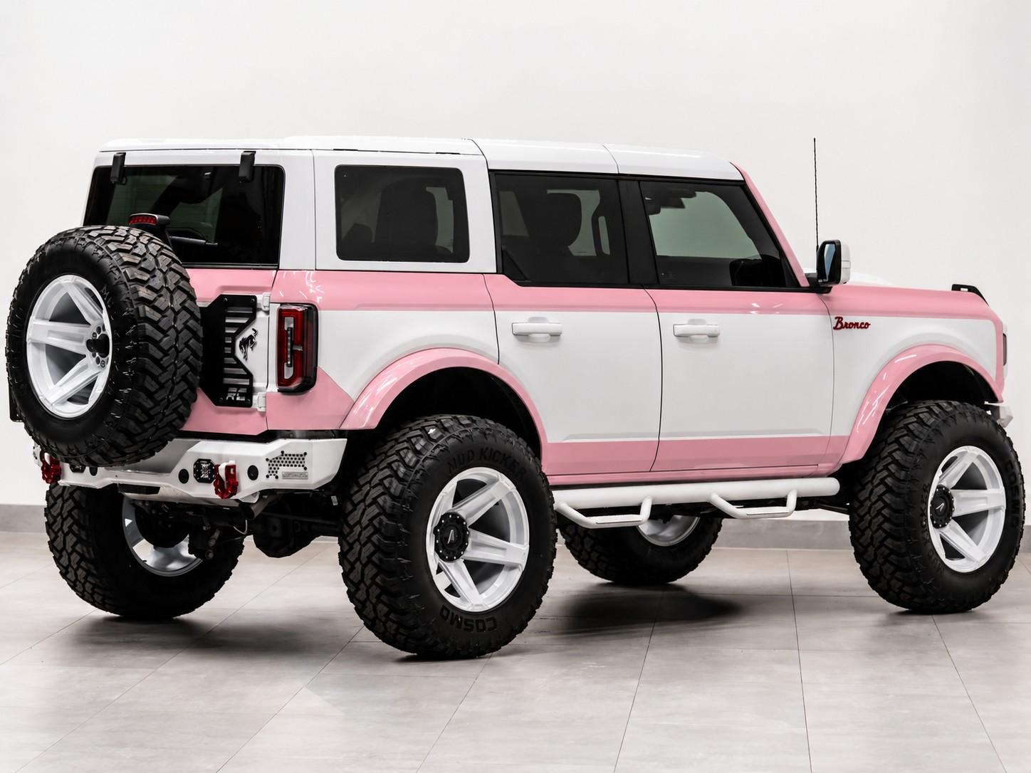 2026 FORD BRONCO 4X4 in Pink, photo 6 of 12