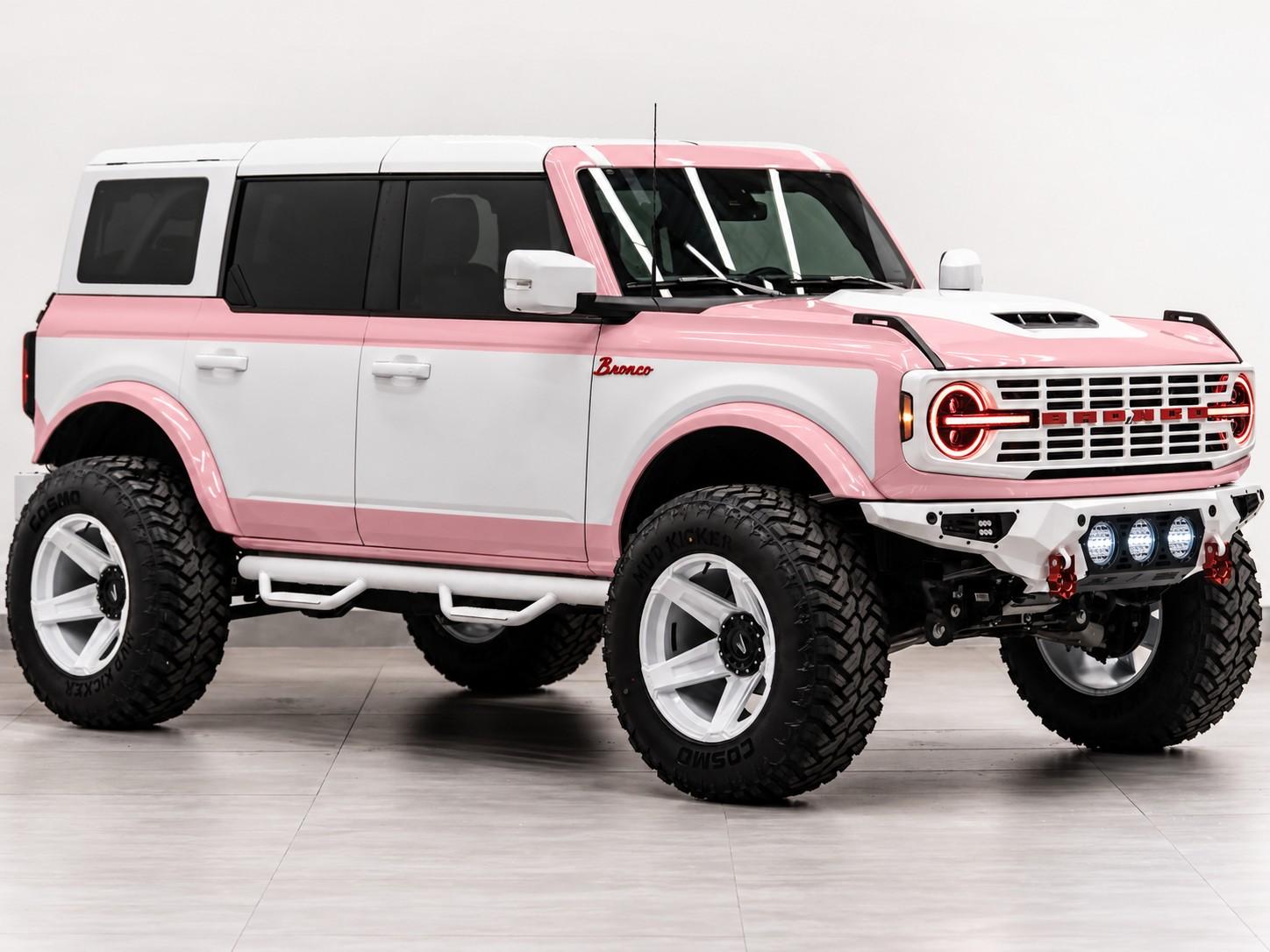 2026 FORD BRONCO 4X4 in Pink, photo 4 of 12
