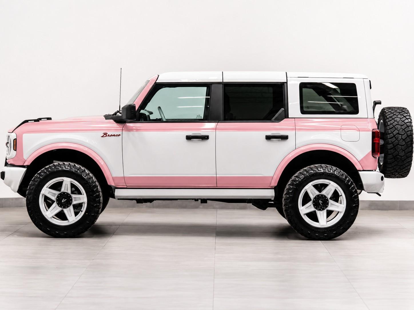 2026 FORD BRONCO 4X4 in Pink, photo 9 of 10