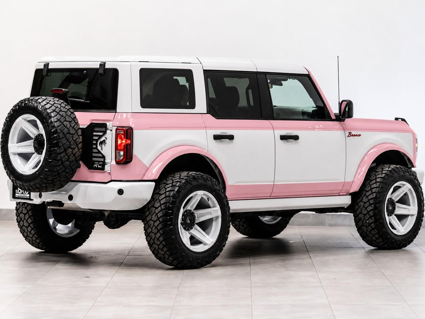 2026 FORD BRONCO 4X4 in Pink, photo 6 of 10