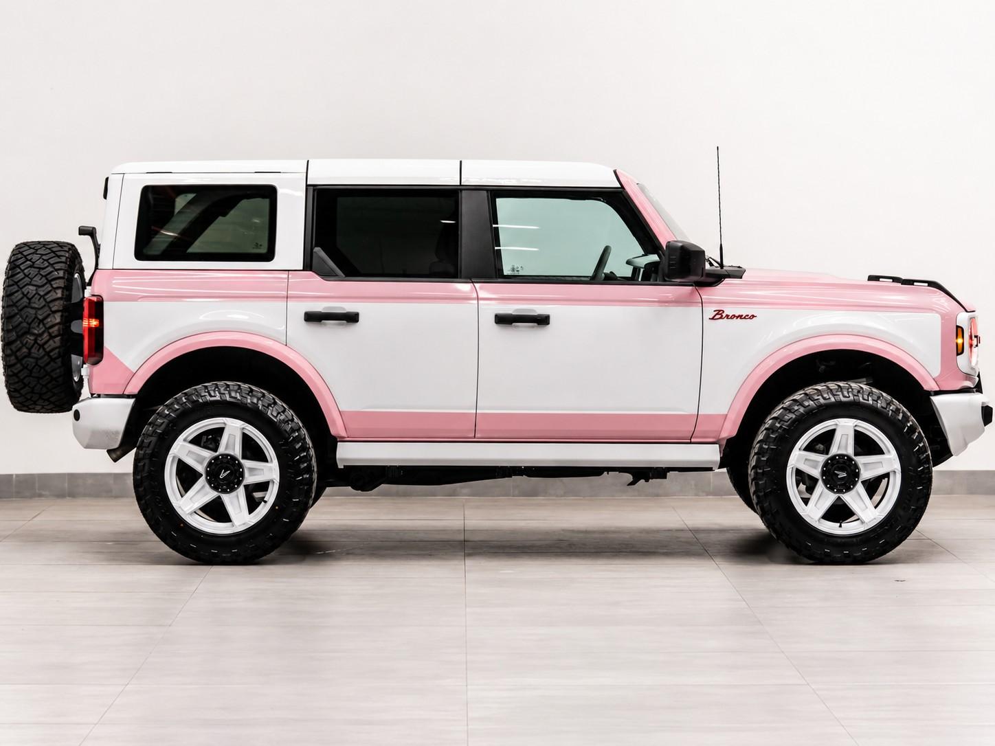 2026 FORD BRONCO 4X4 in Pink, photo 5 of 10