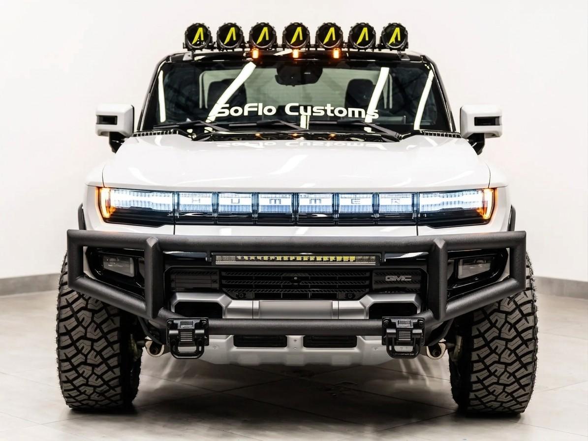 2022 GMC HUMMER EV 3X in INTERSTELLAR WHITE, photo 2 of 10