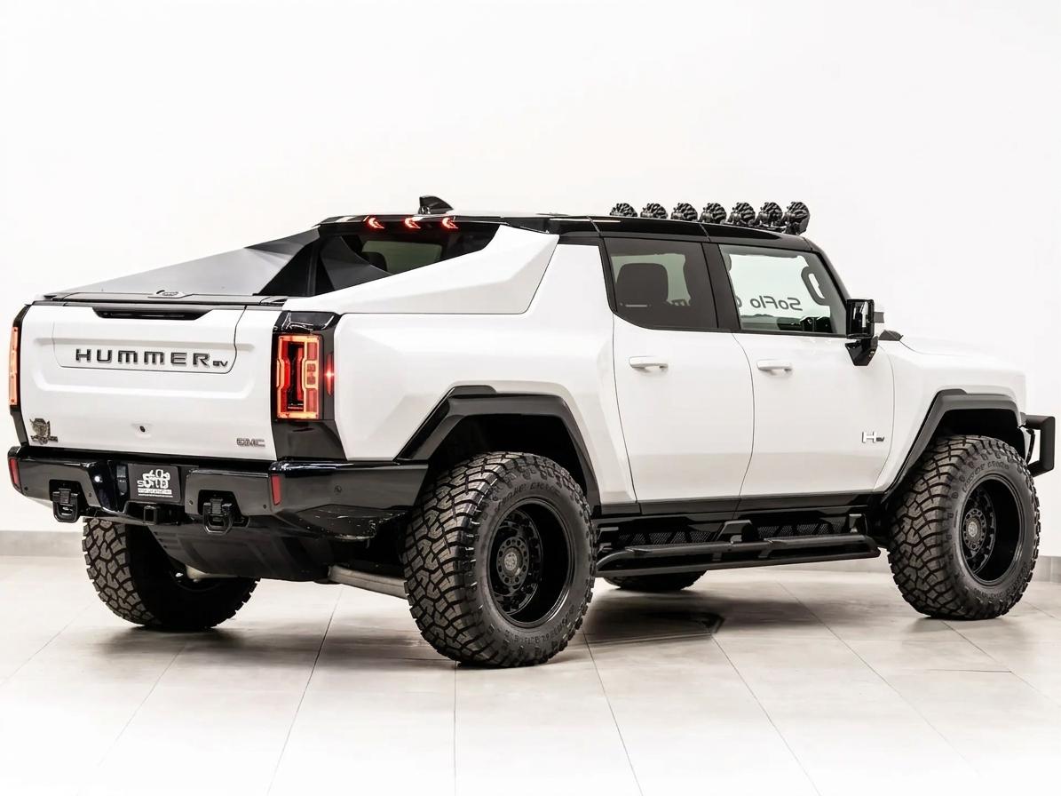 2022 GMC HUMMER EV 3X in INTERSTELLAR WHITE, photo 6 of 10