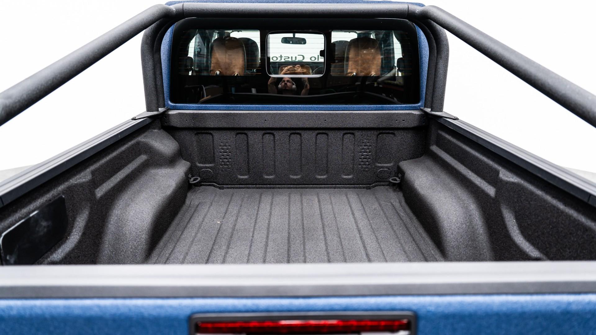 2026 JEEP GLADIATOR 4X4 in Blue, photo 13 of 60