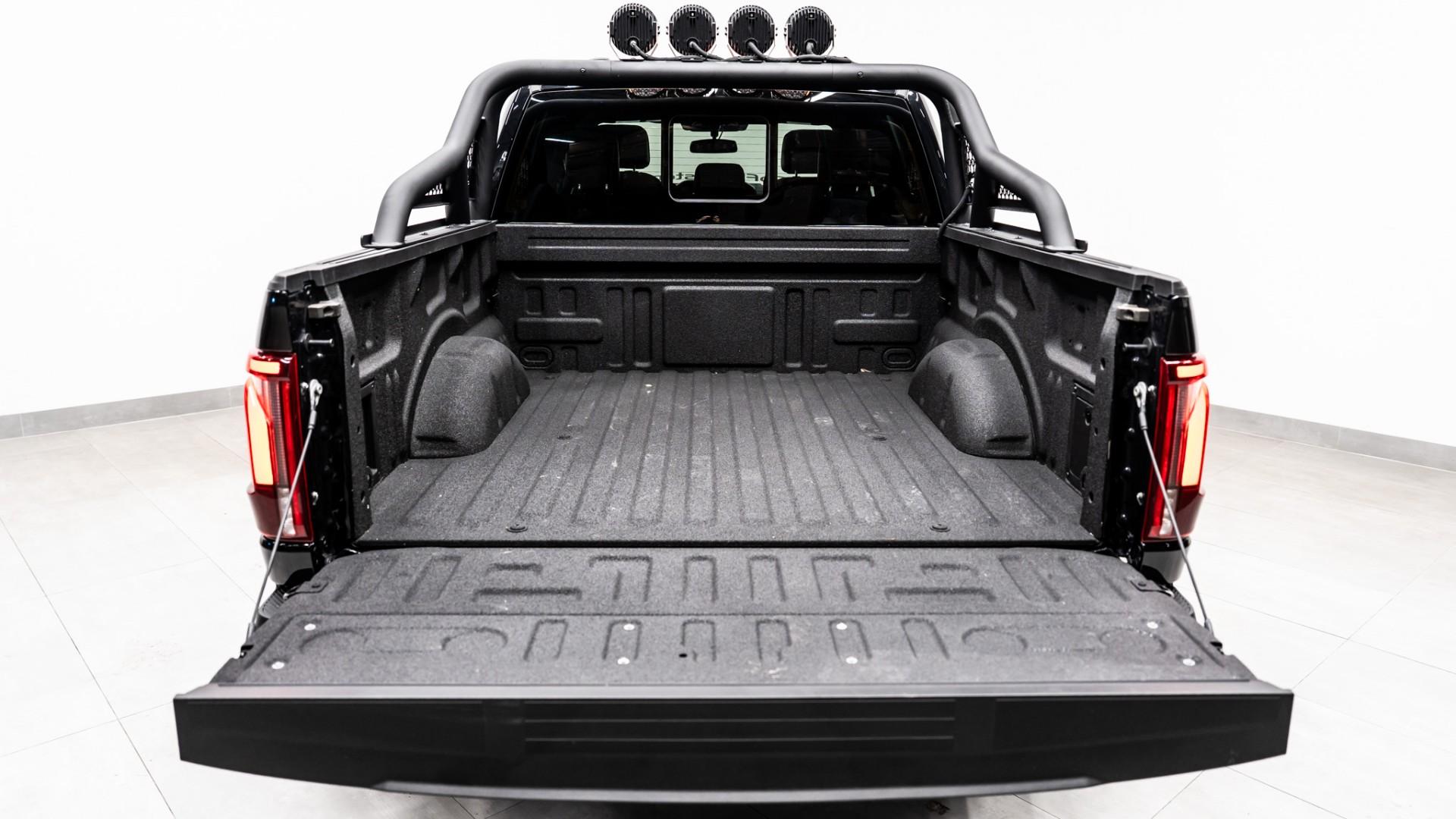 2024 FORD F-150 4X4 LARIAT in Agate Black Metallic, photo 11 of 47