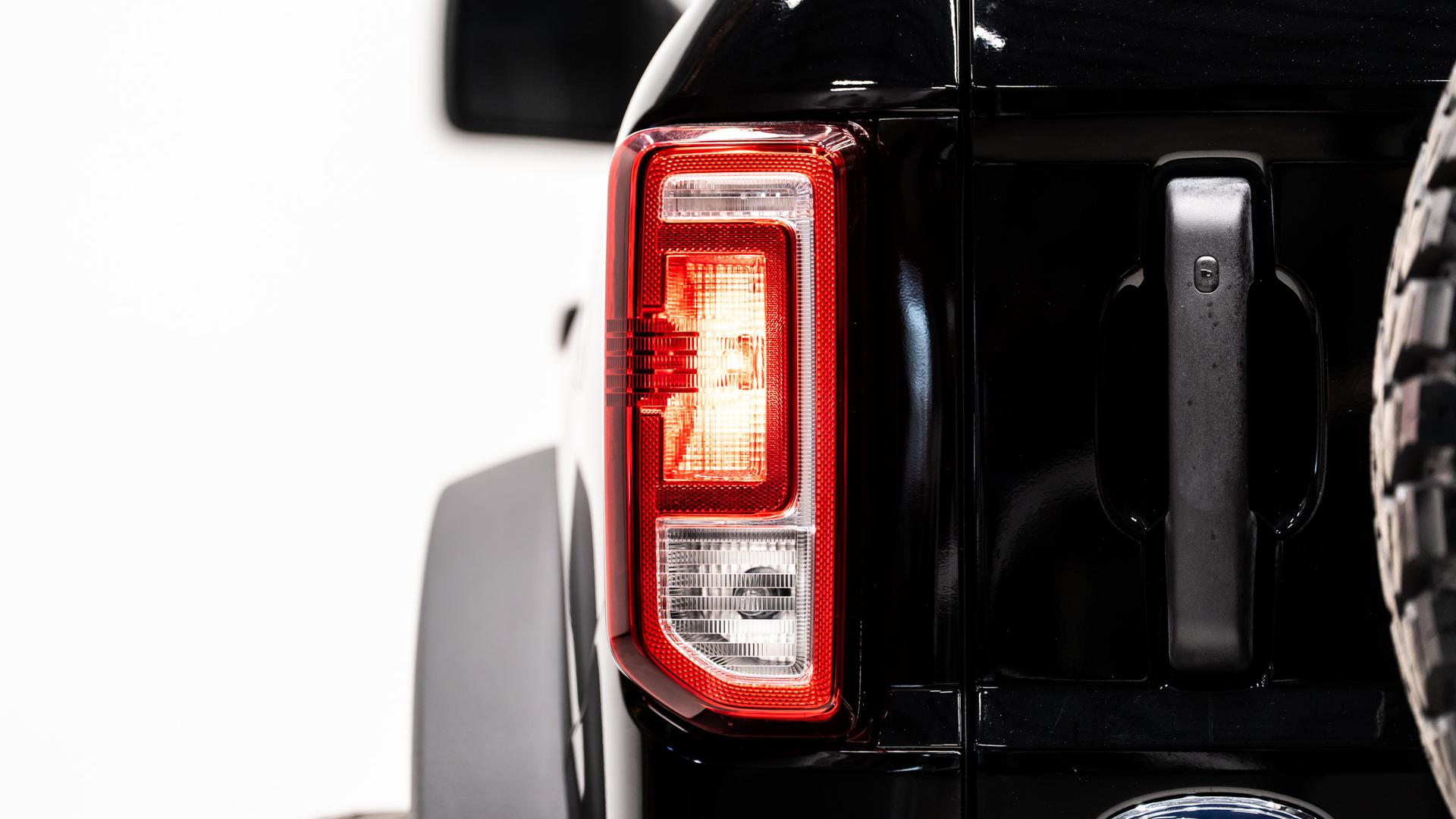 2025 FORD BRONCO 4X4 in Shadow Black, photo 9 of 28