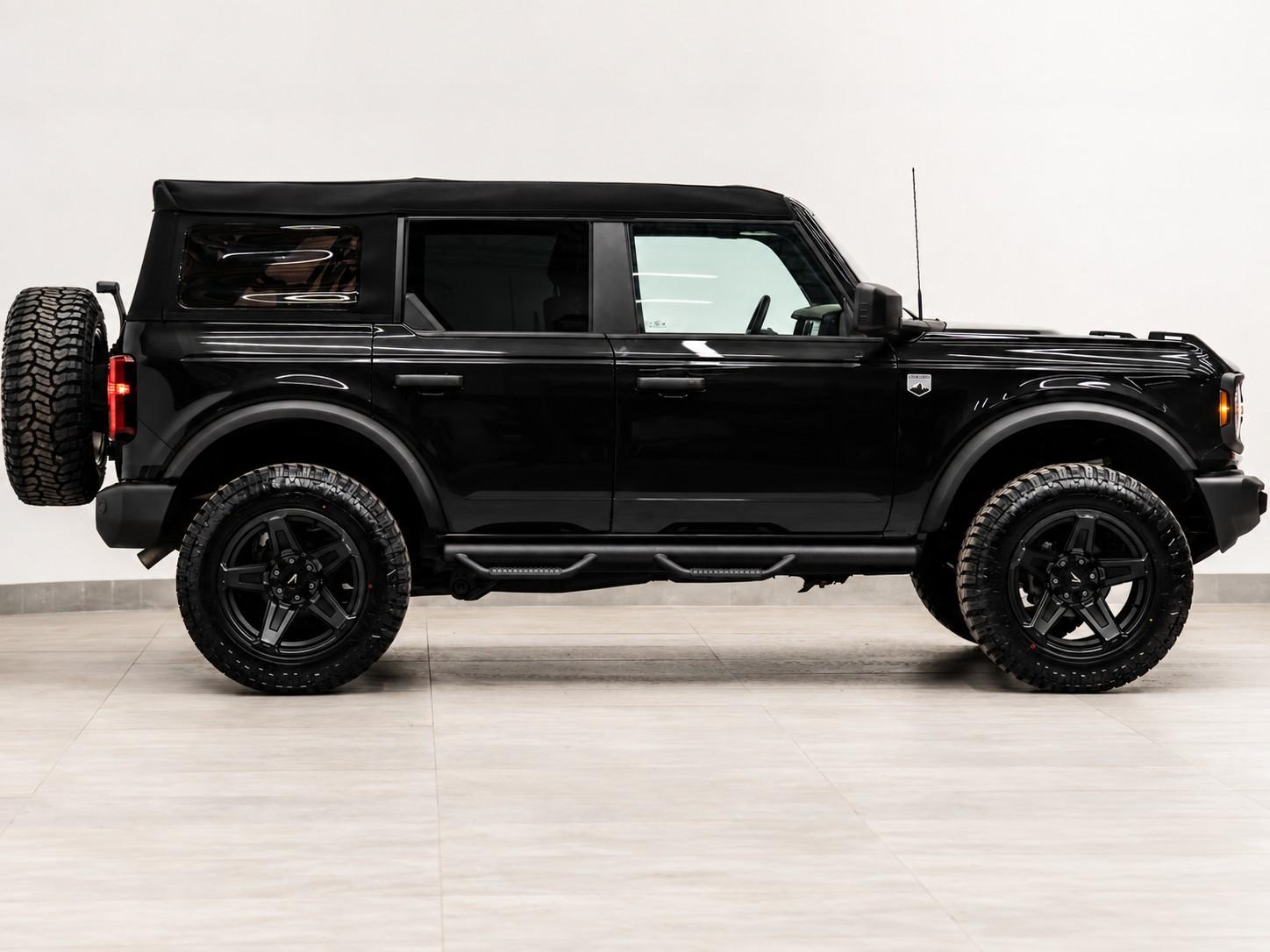 2025 FORD BRONCO 4X4 in Shadow Black, photo 6 of 28