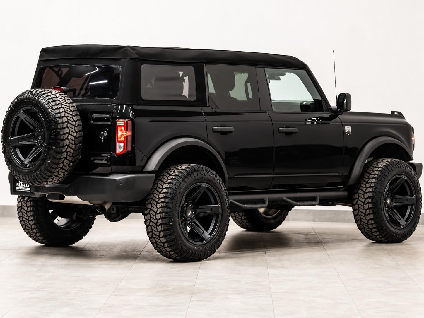 2025 FORD BRONCO 4X4 in Shadow Black, photo 7 of 28