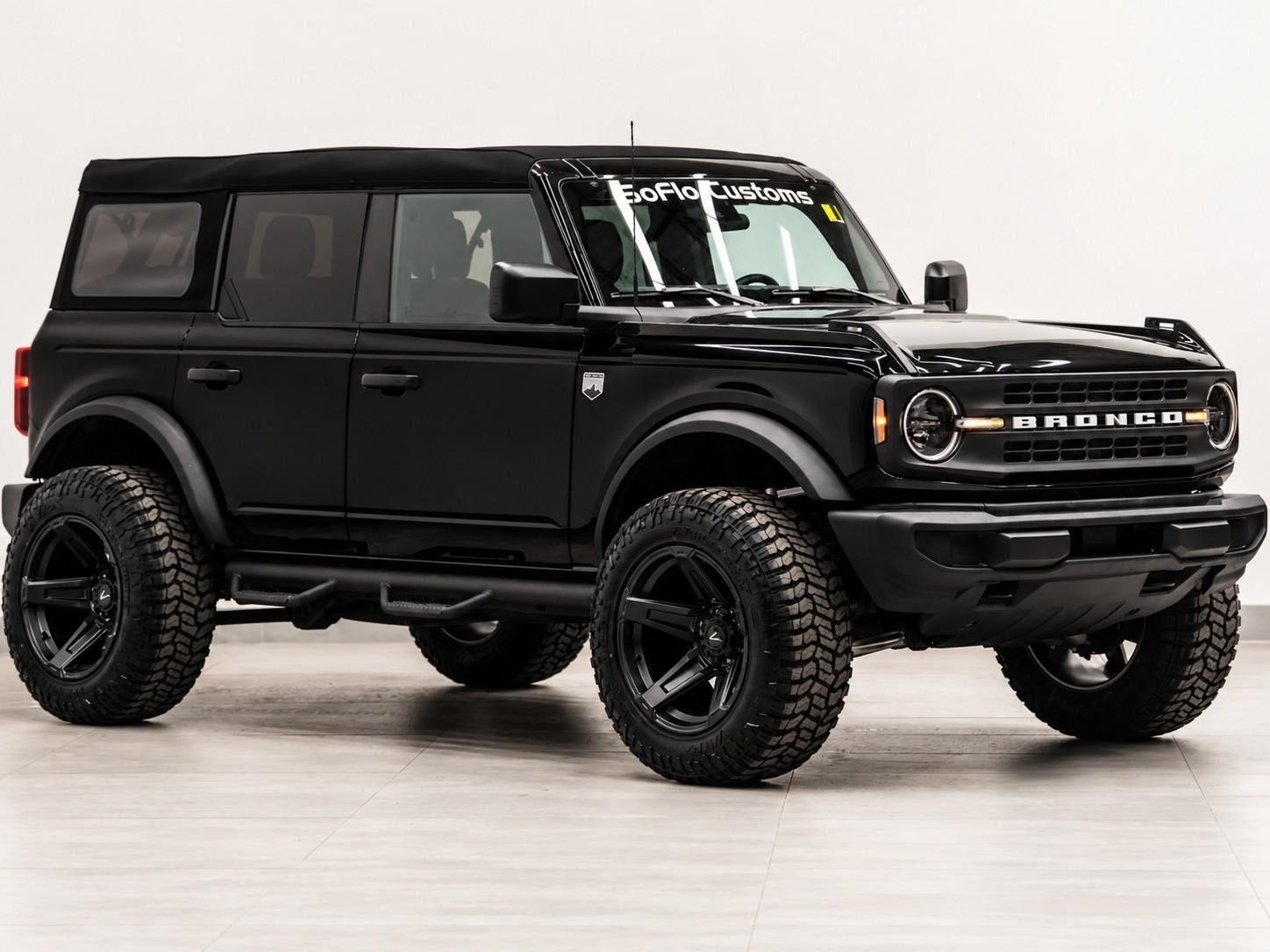 2025 FORD BRONCO 4X4 in Shadow Black, photo 3 of 28